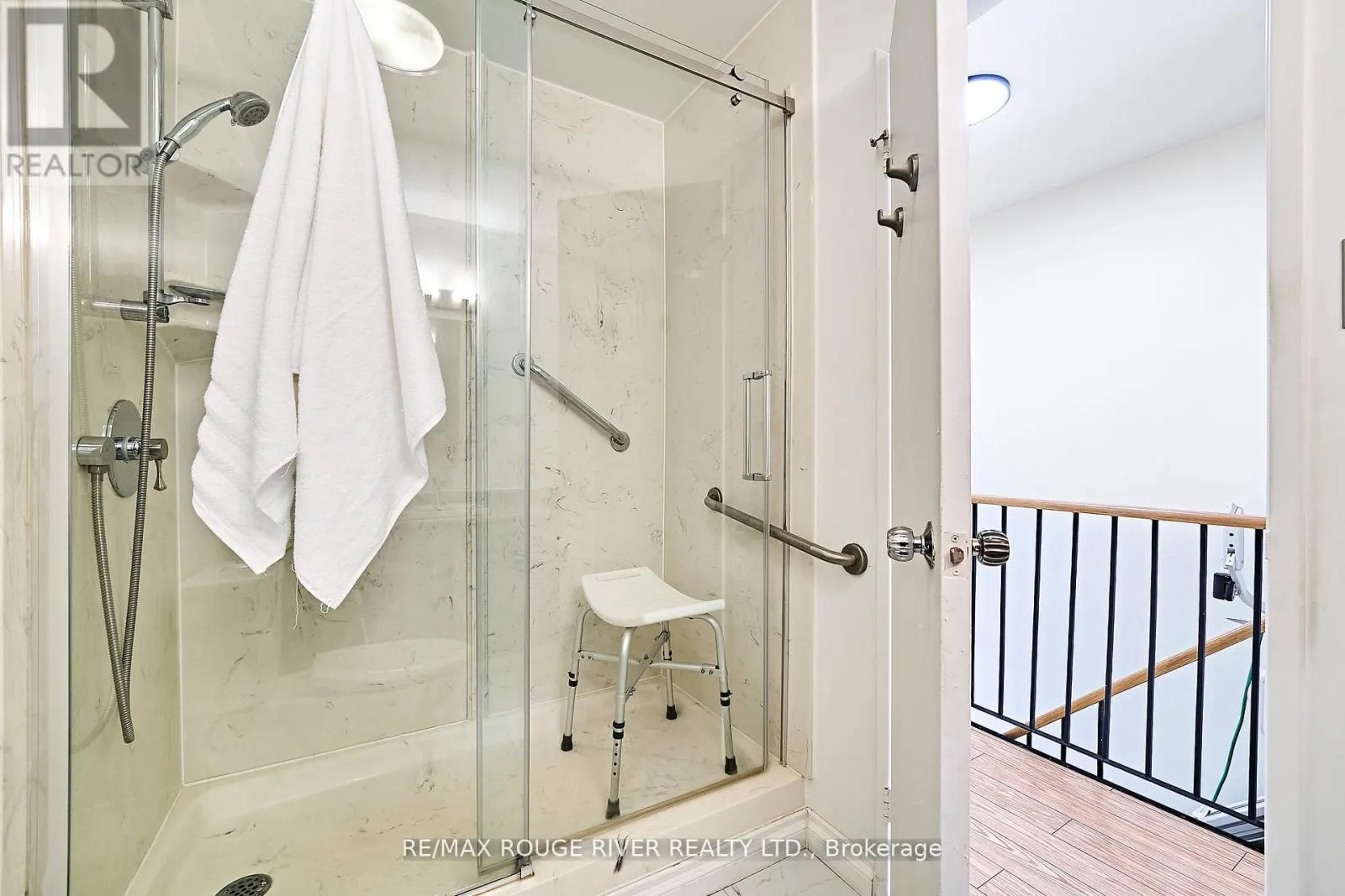 401 - 337 SIMCOE STREET #401
