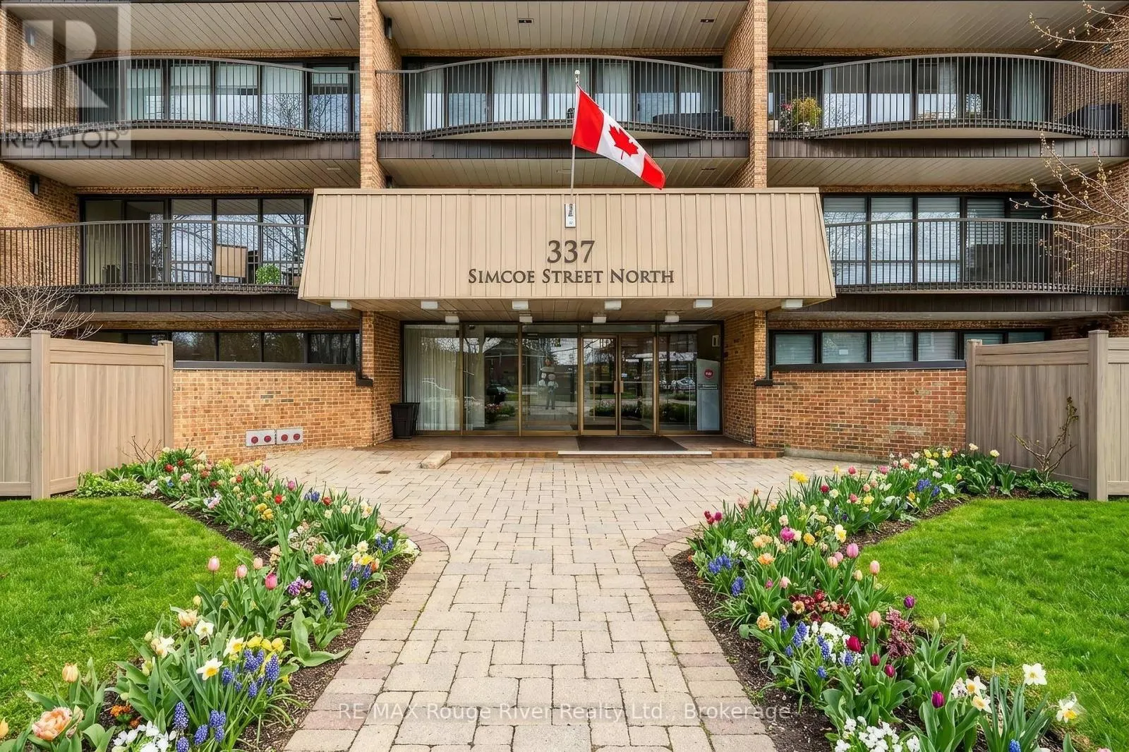 401 - 337 SIMCOE STREET #401