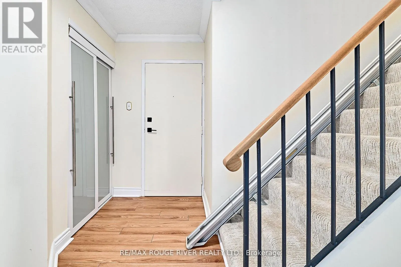 401 - 337 SIMCOE STREET #401