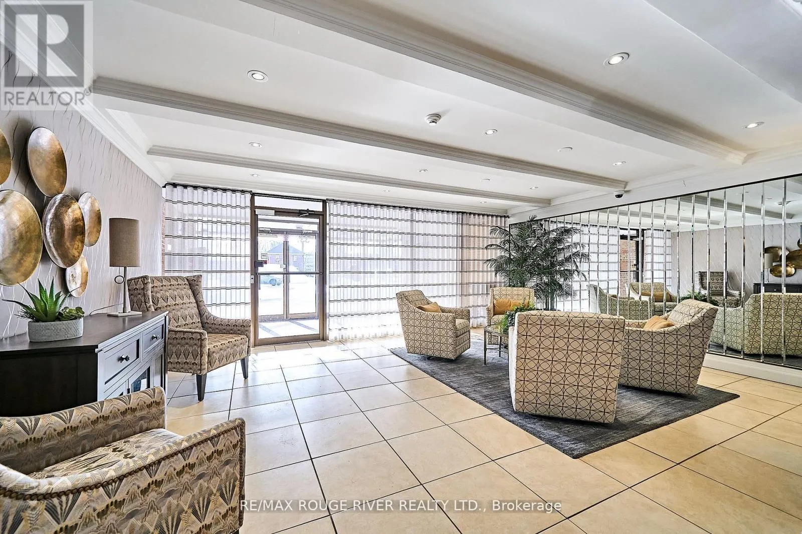 401 - 337 SIMCOE STREET #401