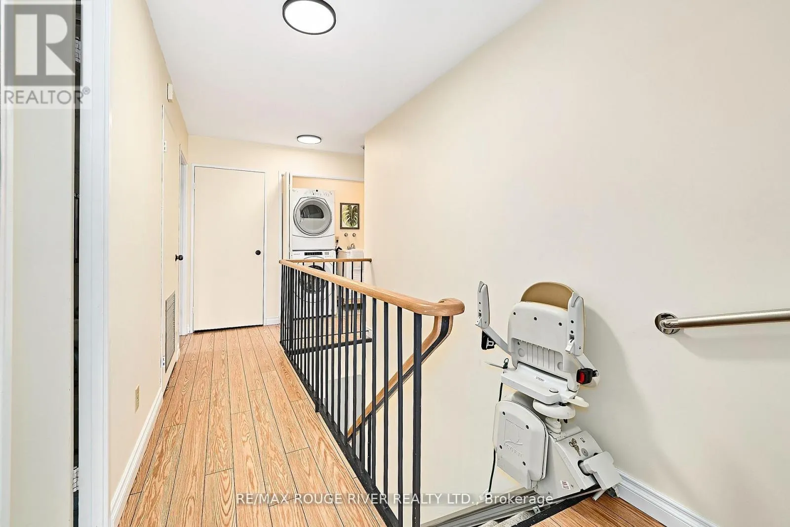401 - 337 SIMCOE STREET #401