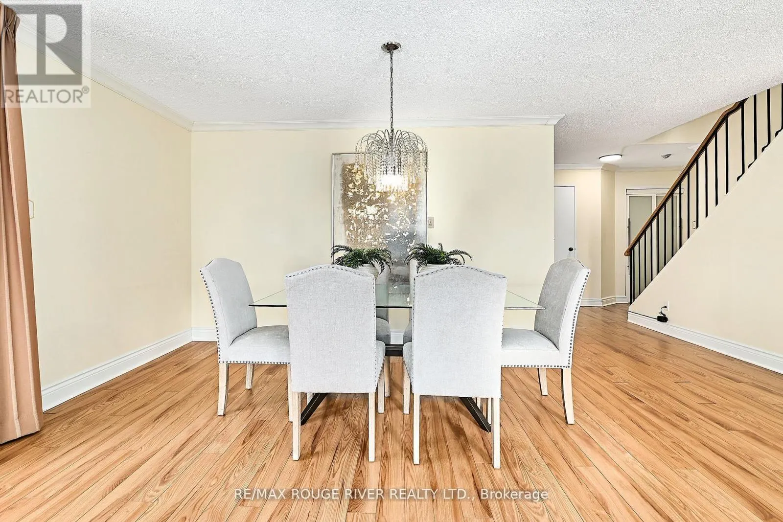 401 - 337 SIMCOE STREET #401