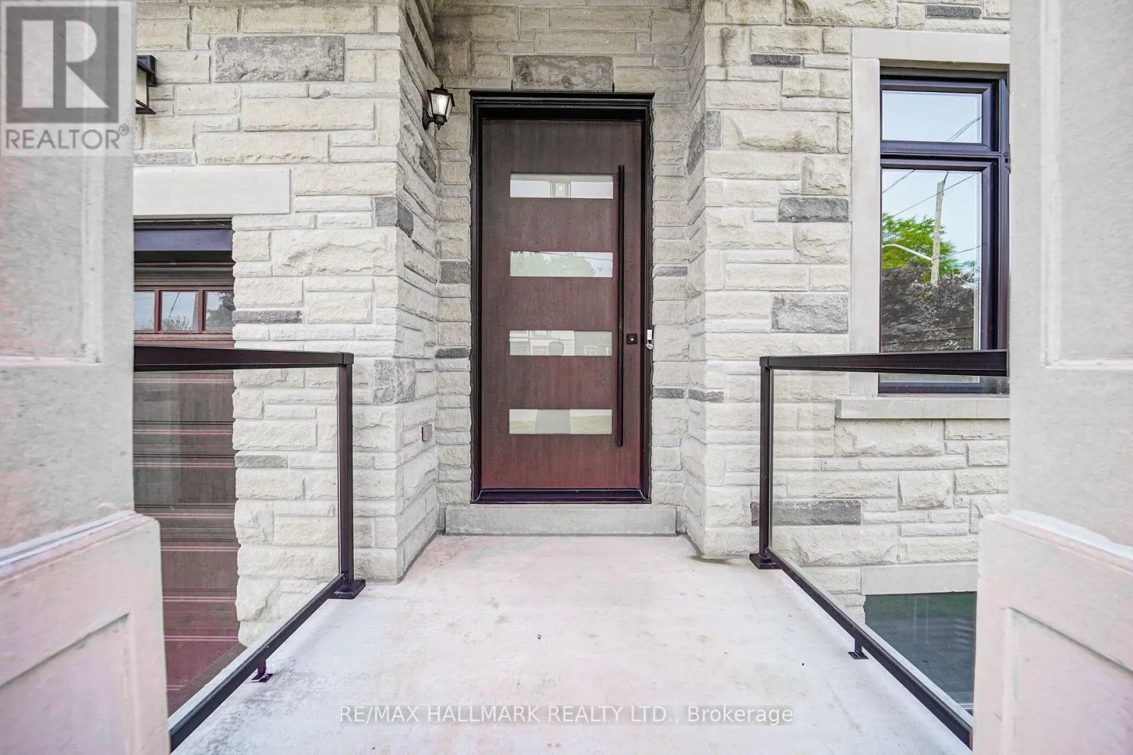 27 SUNDRIDGE DRIVE