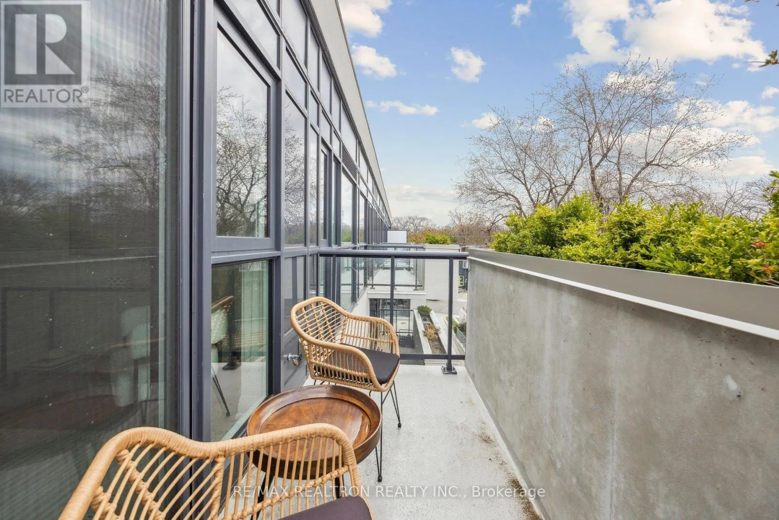 307 - 1400 KINGSTON ROAD
