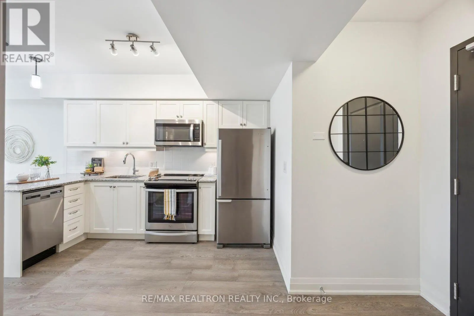 307 - 1400 KINGSTON ROAD
