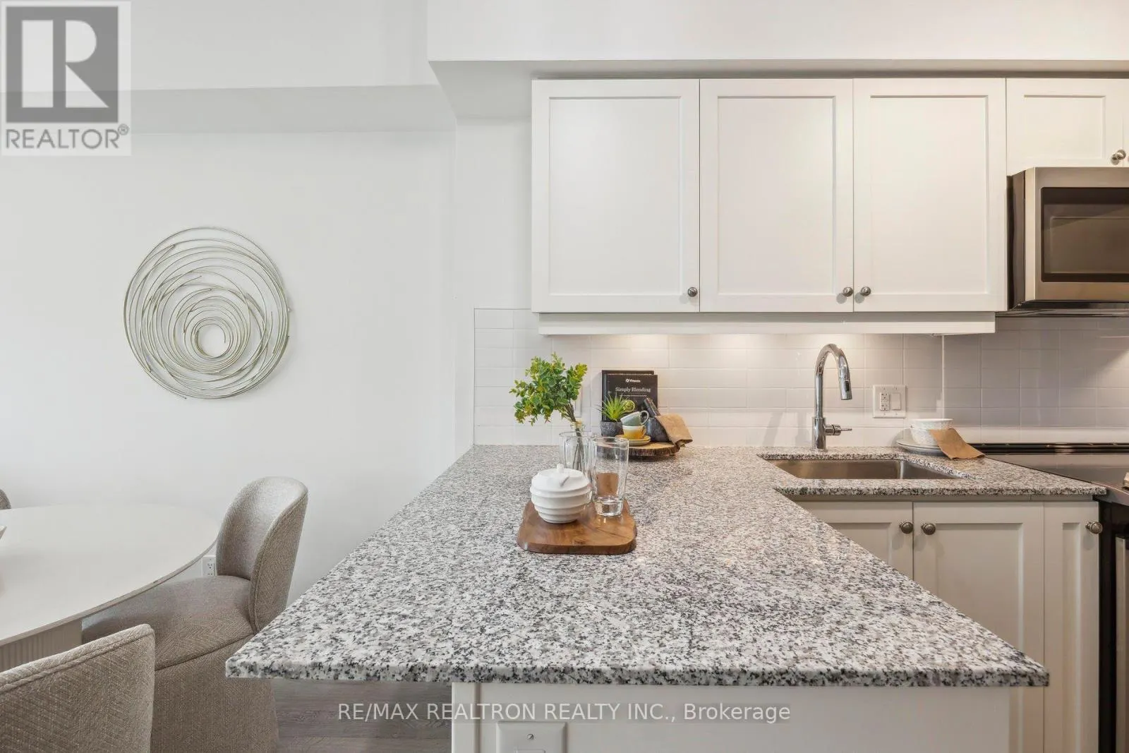307 - 1400 KINGSTON ROAD