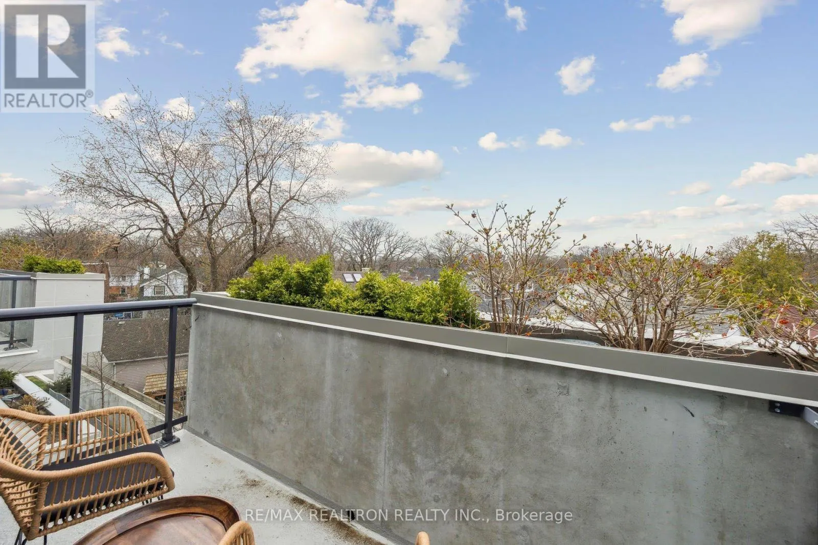 307 - 1400 KINGSTON ROAD