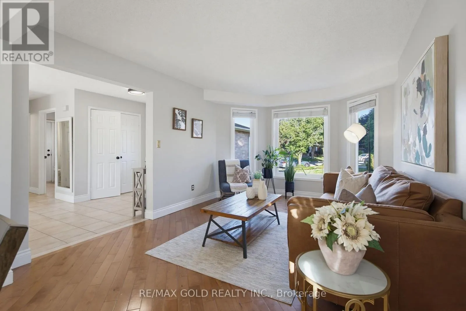 38 SILVERBIRCH PLACE