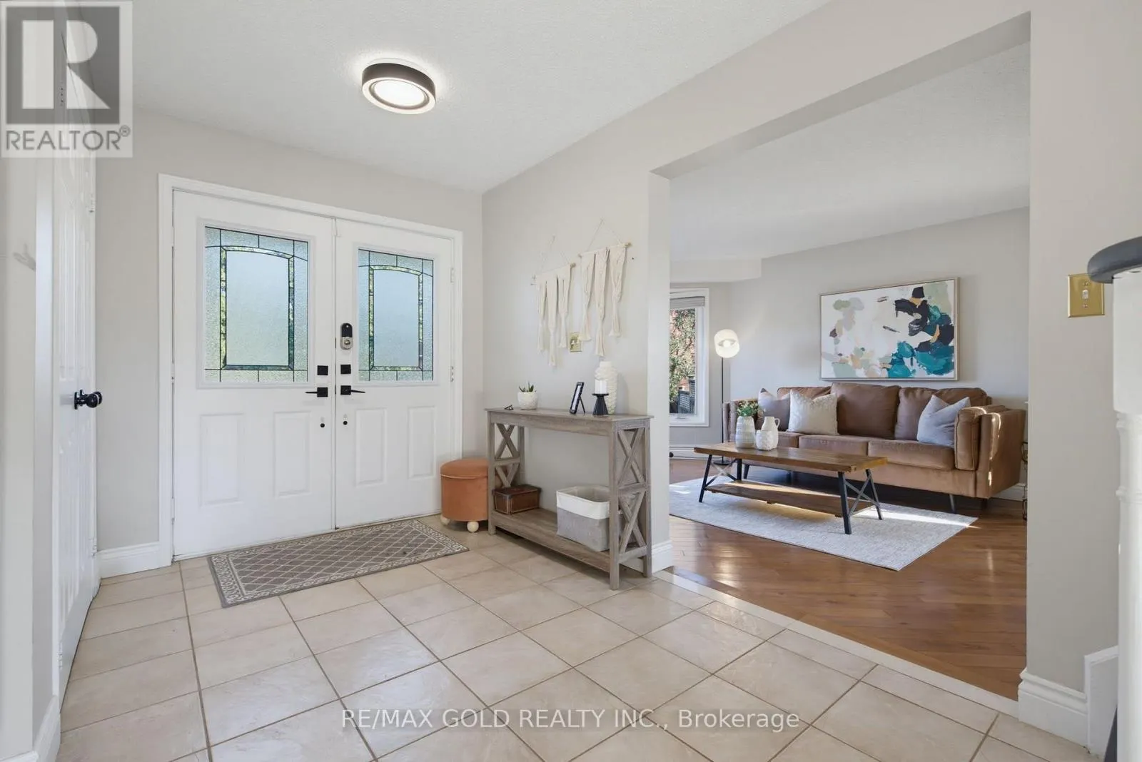 38 SILVERBIRCH PLACE