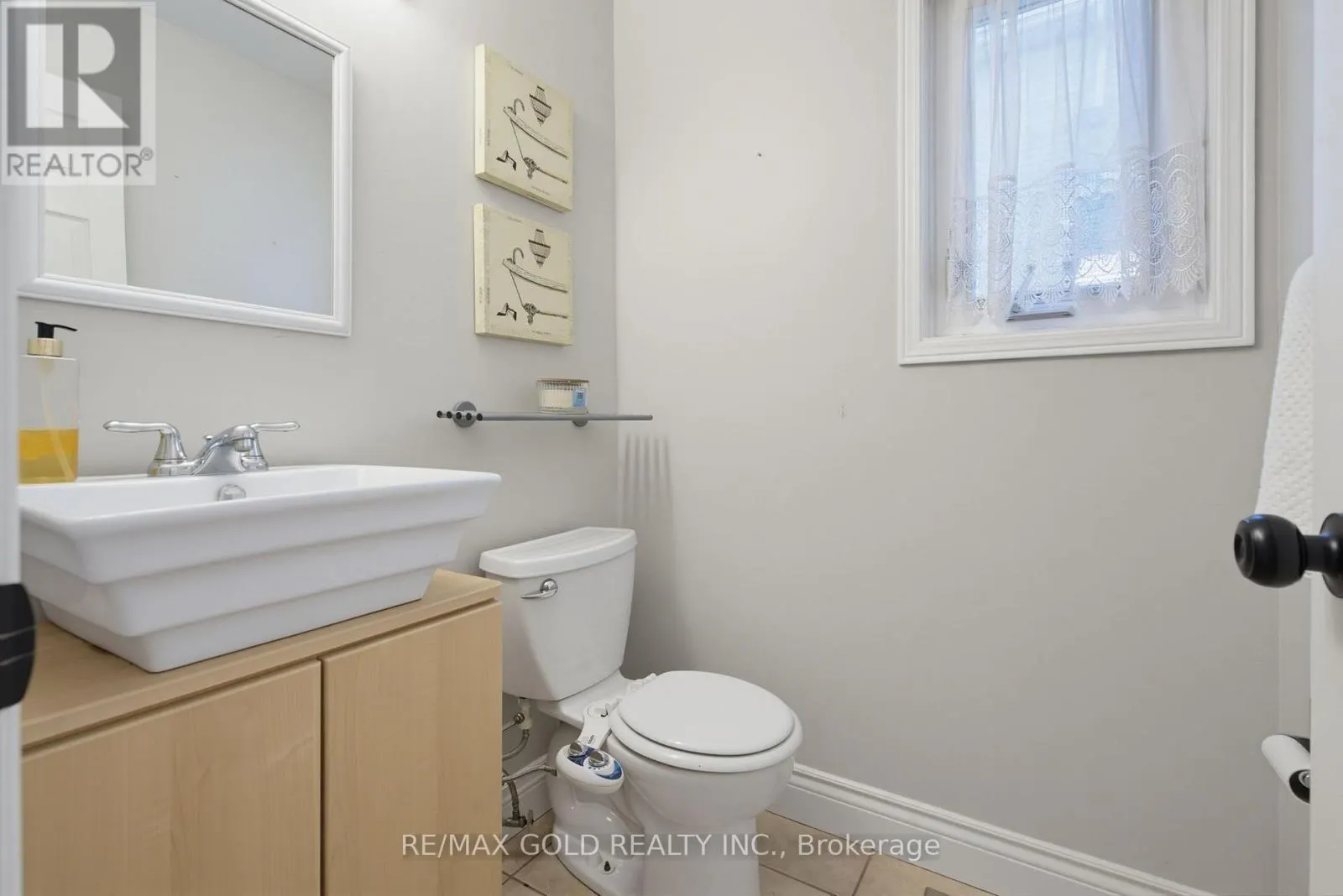 38 SILVERBIRCH PLACE