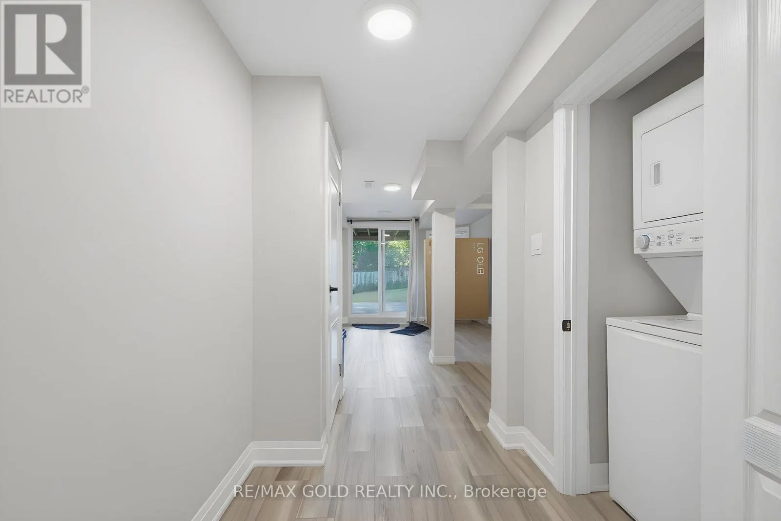 38 SILVERBIRCH PLACE