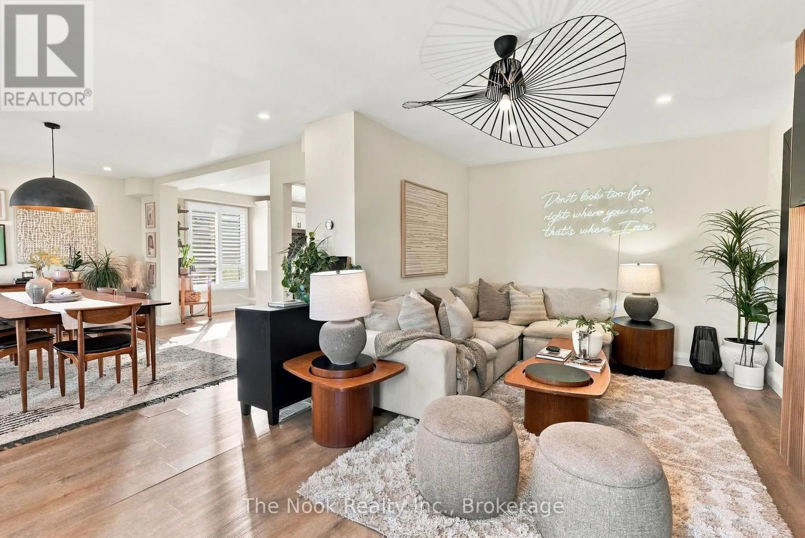 19 SANDRINGHAM DRIVE