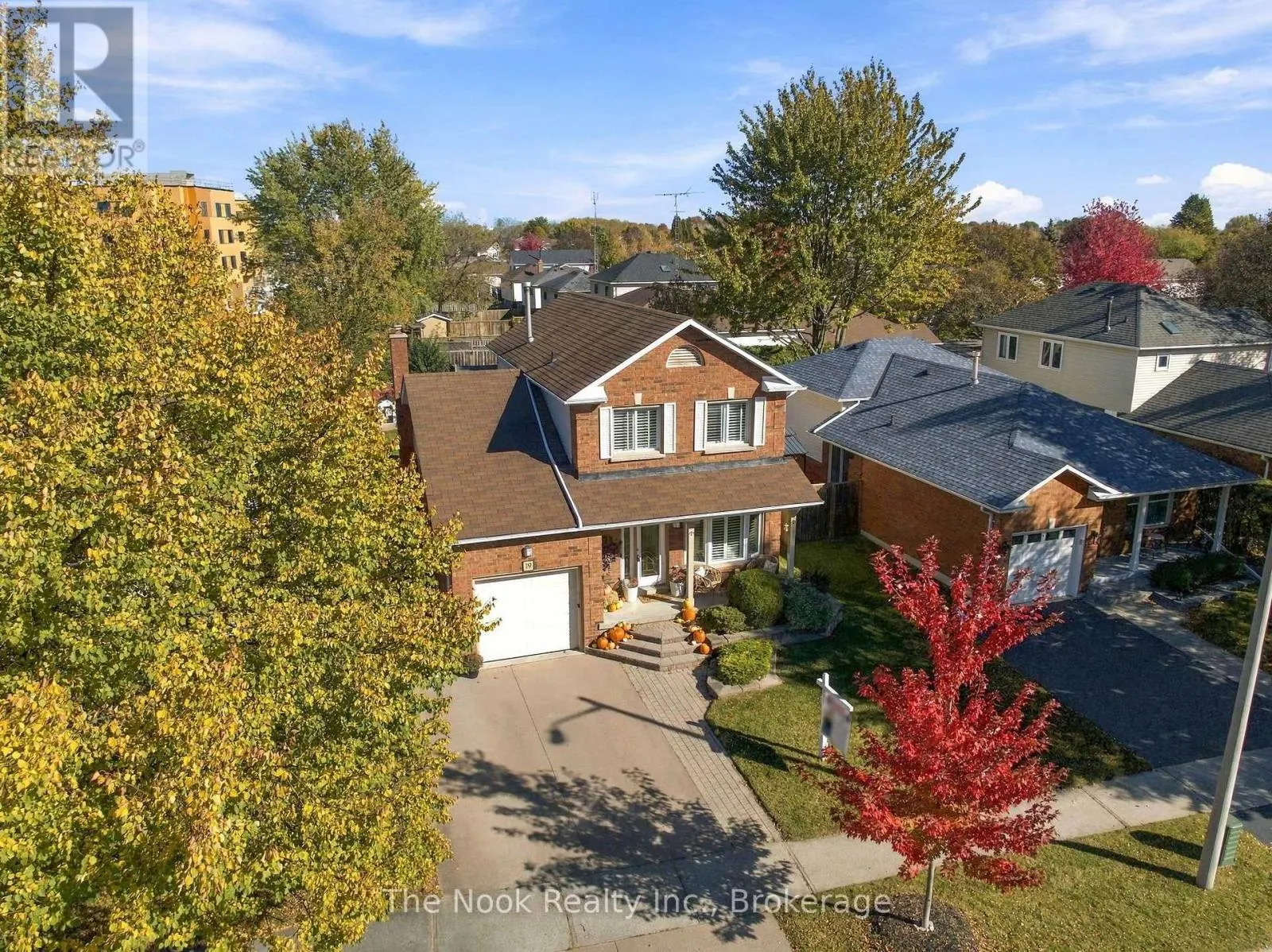 19 SANDRINGHAM DRIVE