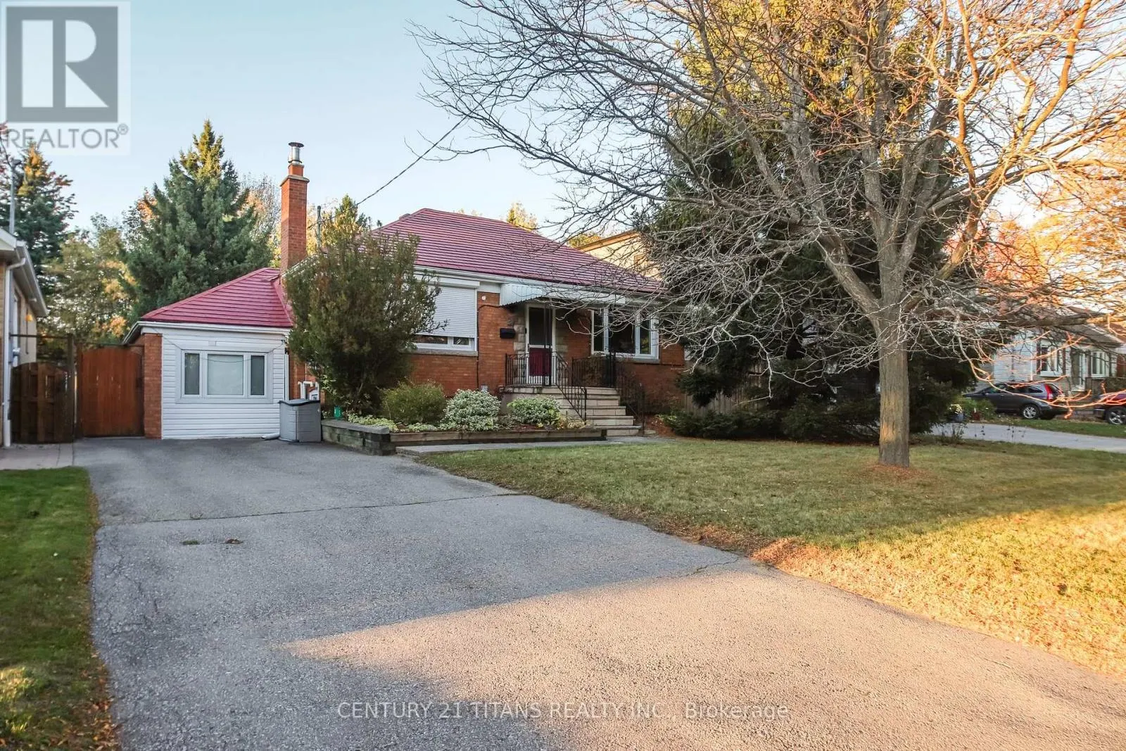 172 PHYLLIS AVENUE