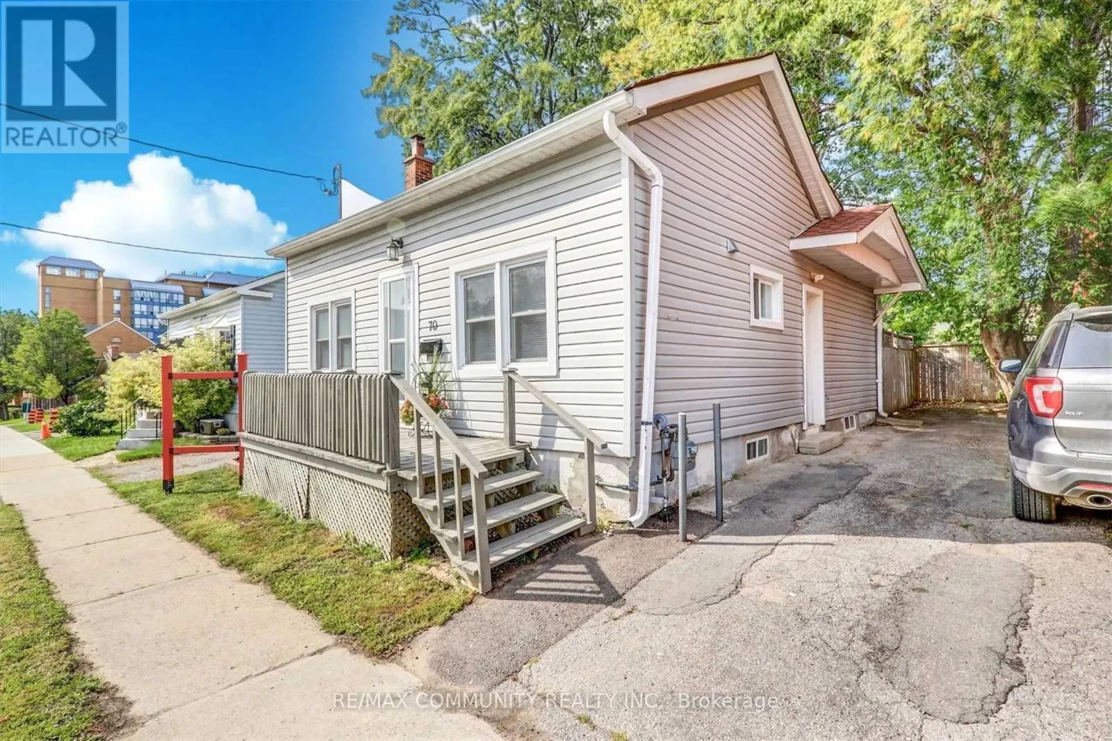 70 COLBORNE STREET W