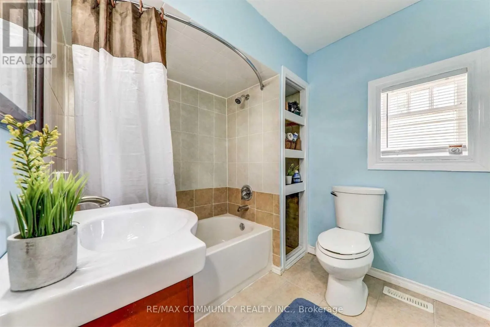70 COLBORNE STREET W