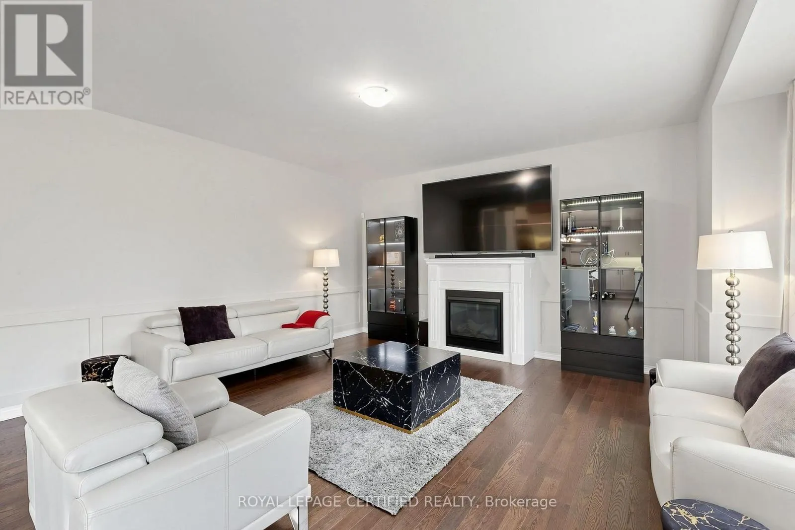 1428 WOODSTREAM AVENUE