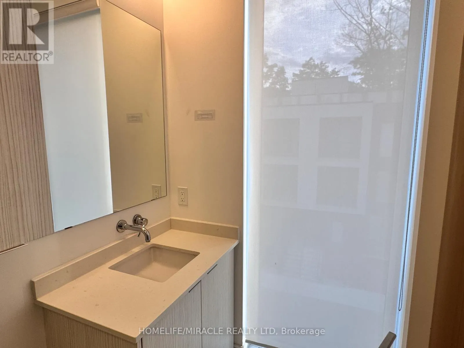 4 - 176 CLONMORE DRIVE