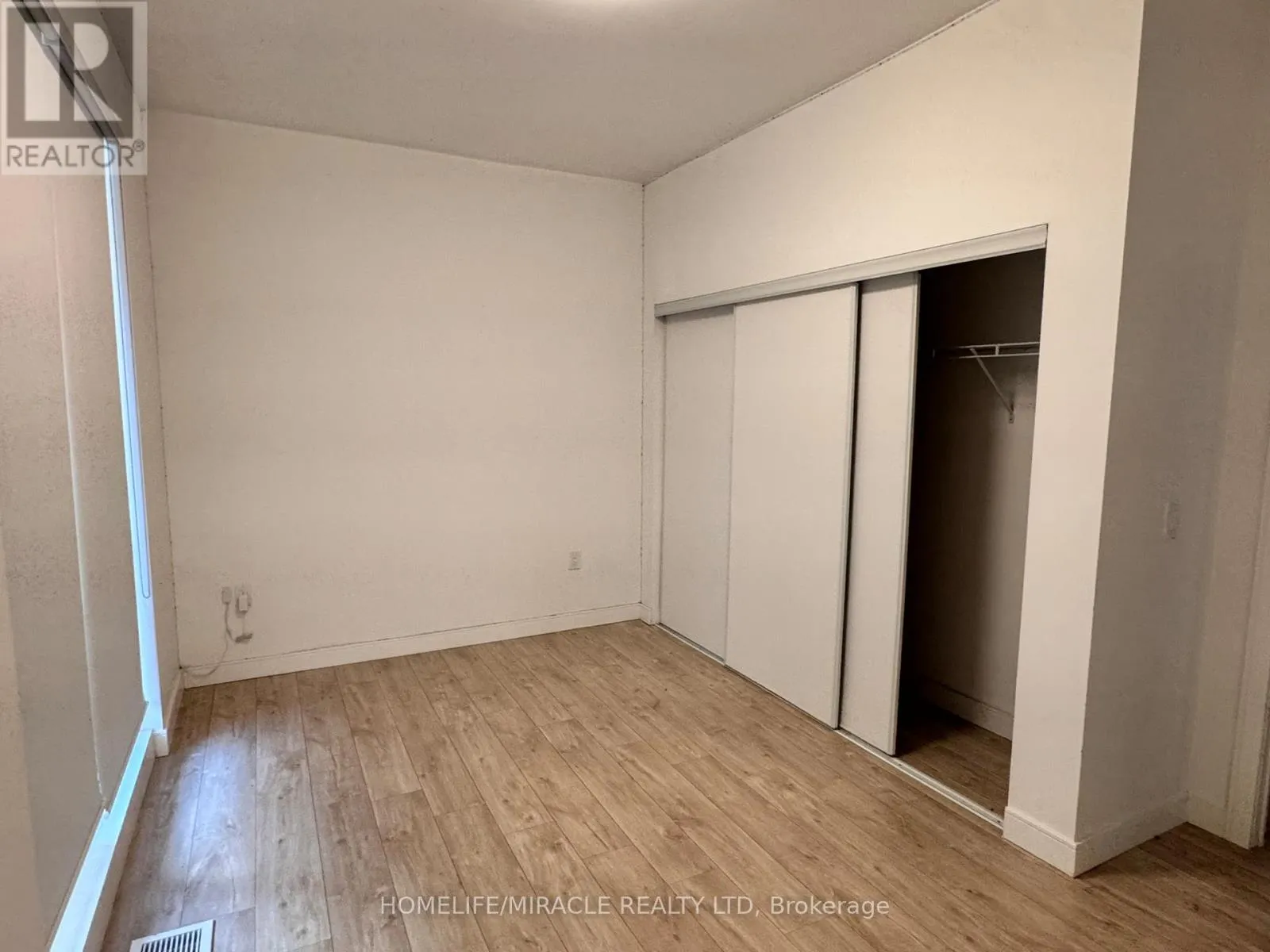 4 - 176 CLONMORE DRIVE