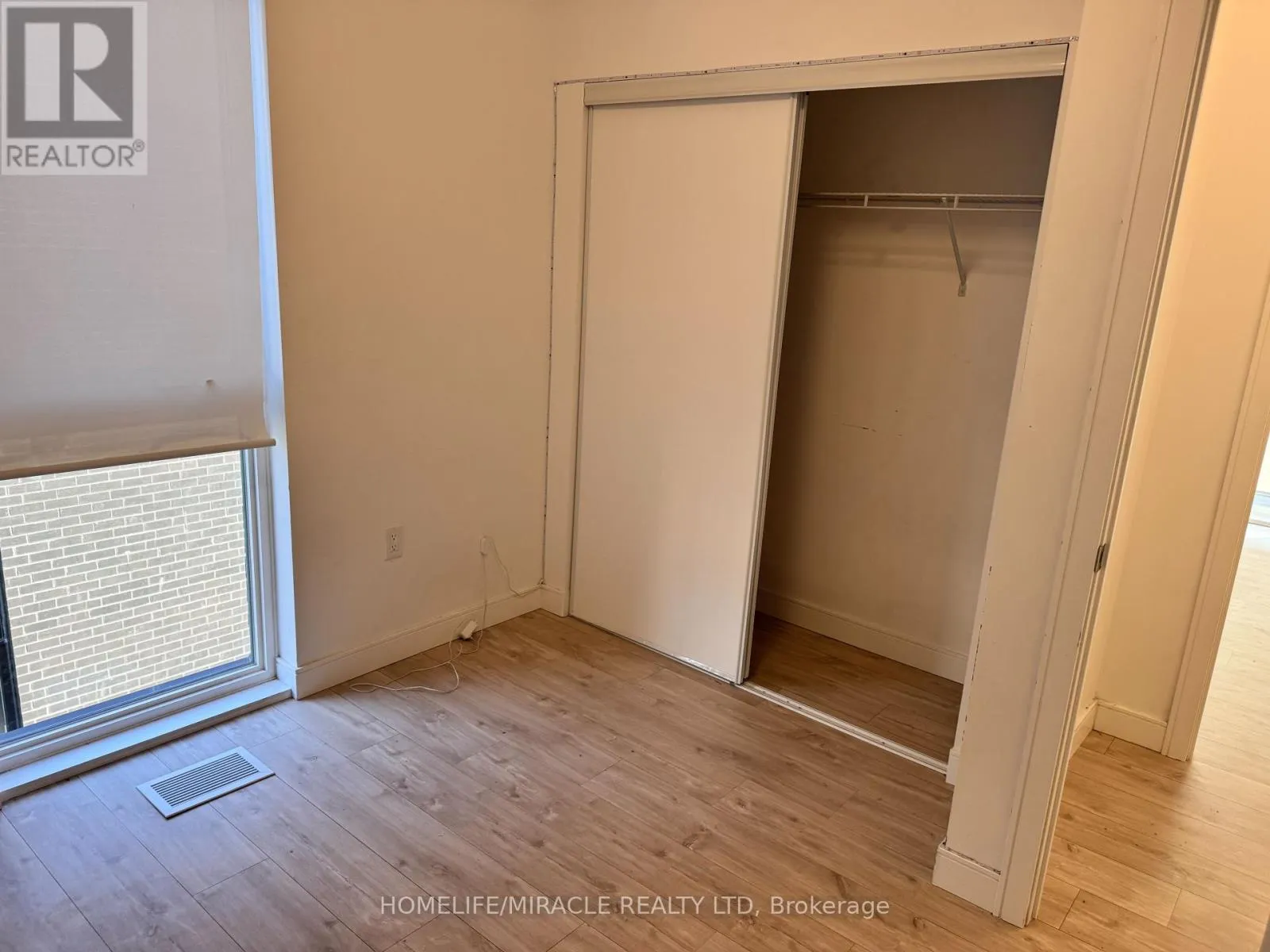 4 - 176 CLONMORE DRIVE