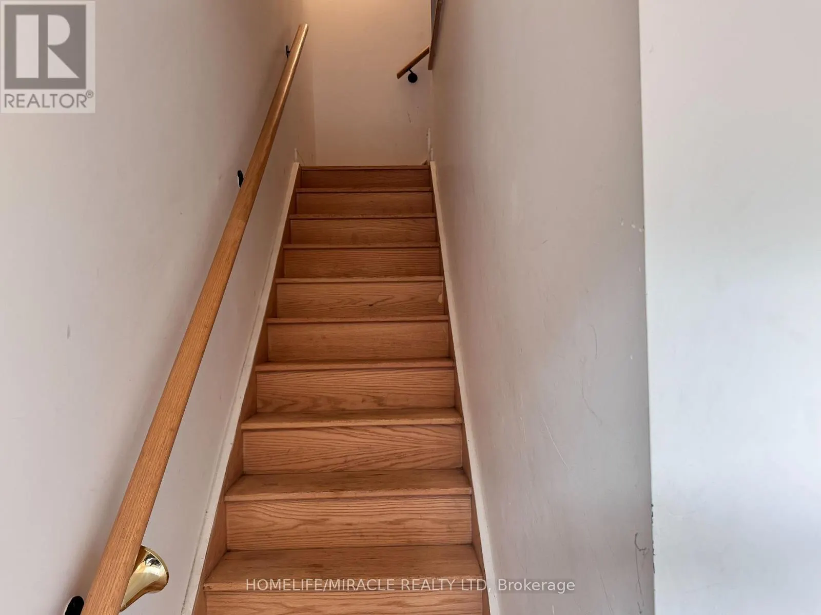 4 - 176 CLONMORE DRIVE