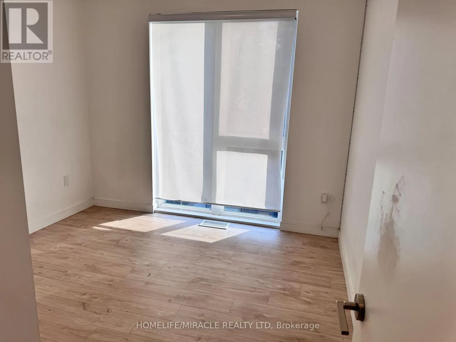 4 - 176 CLONMORE DRIVE