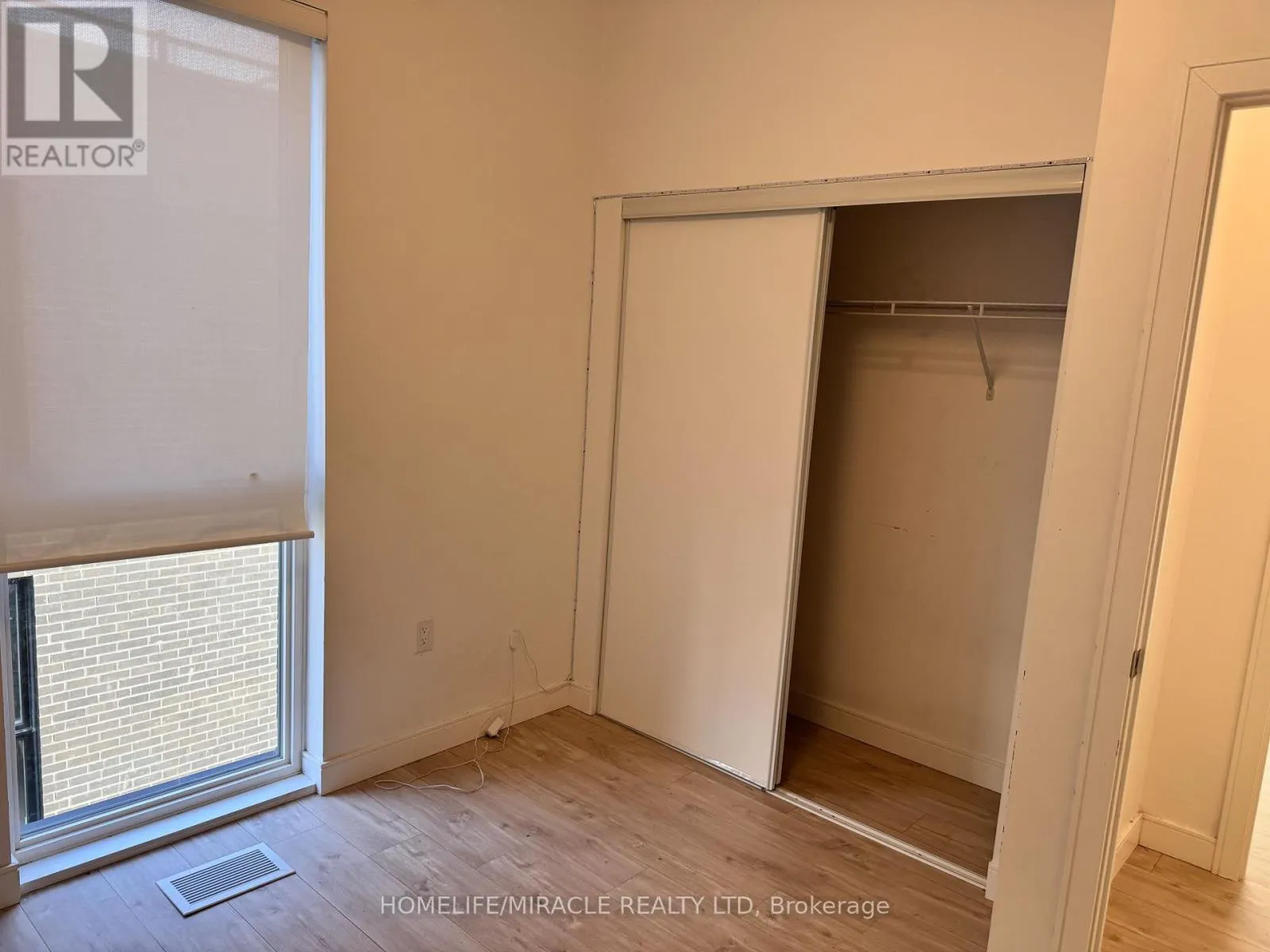 4 - 176 CLONMORE DRIVE
