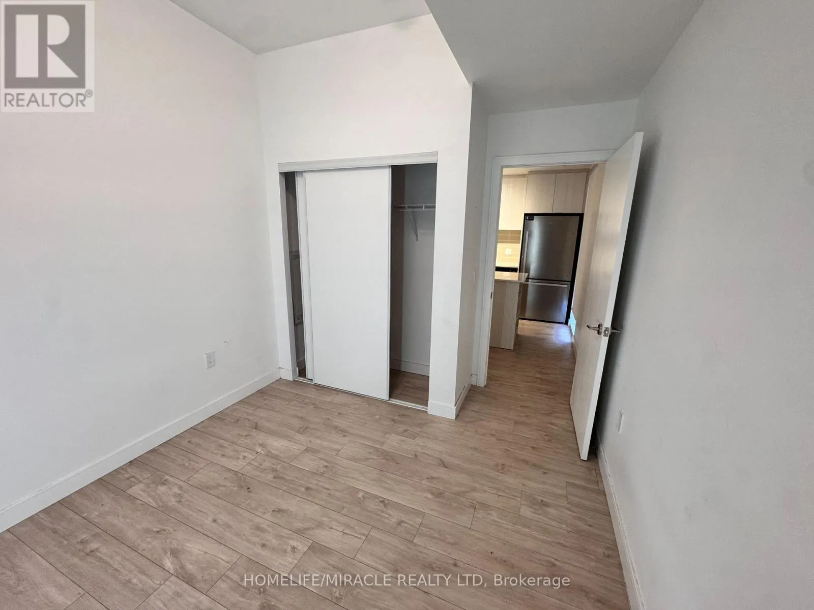 4 - 176 CLONMORE DRIVE
