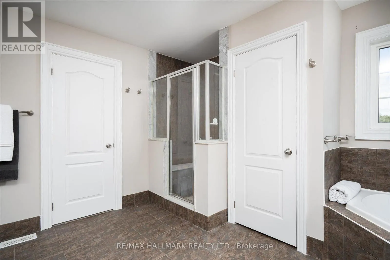 1864 ARBORWOOD DRIVE