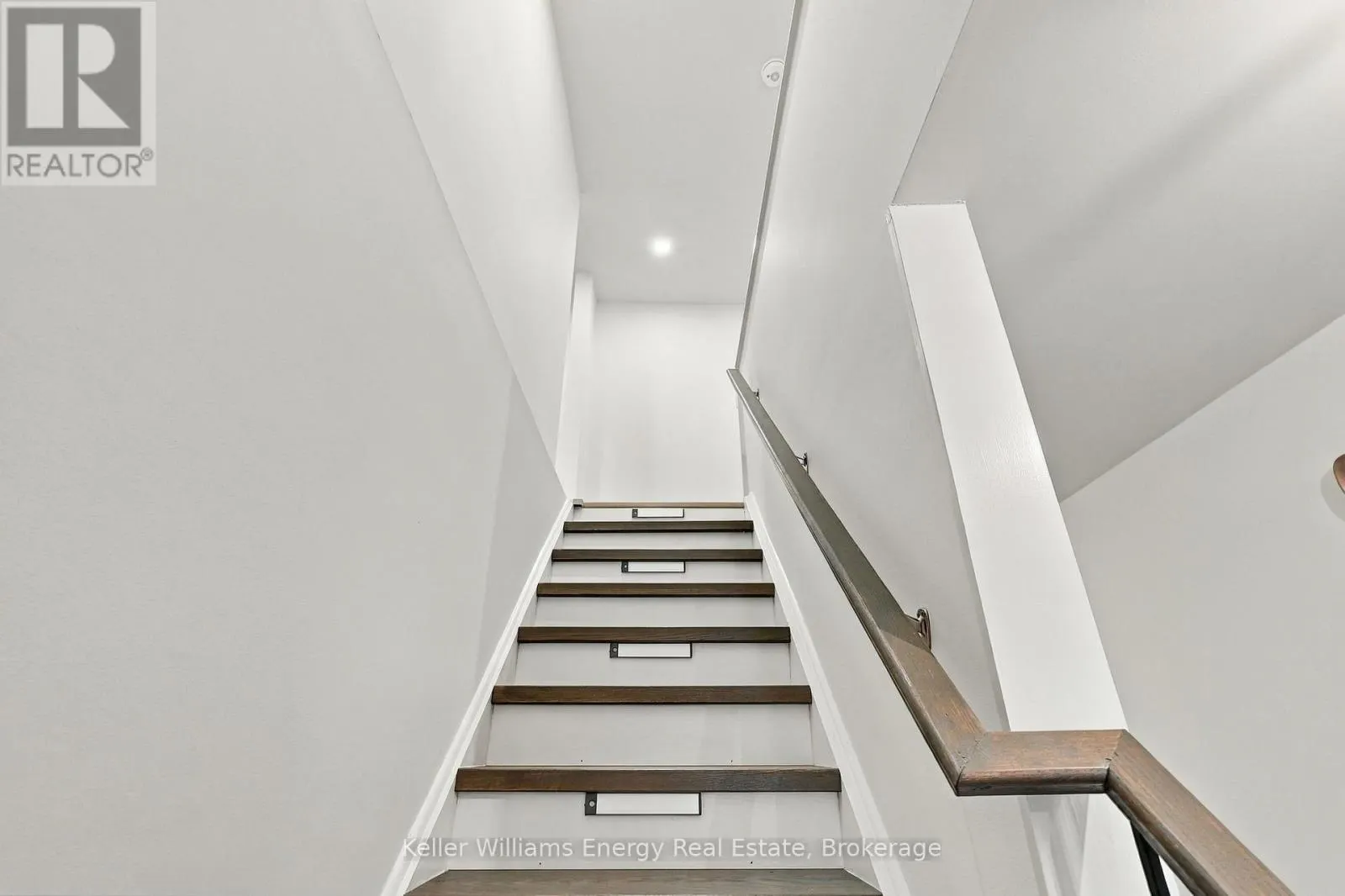 801 GREENBRIAR DRIVE