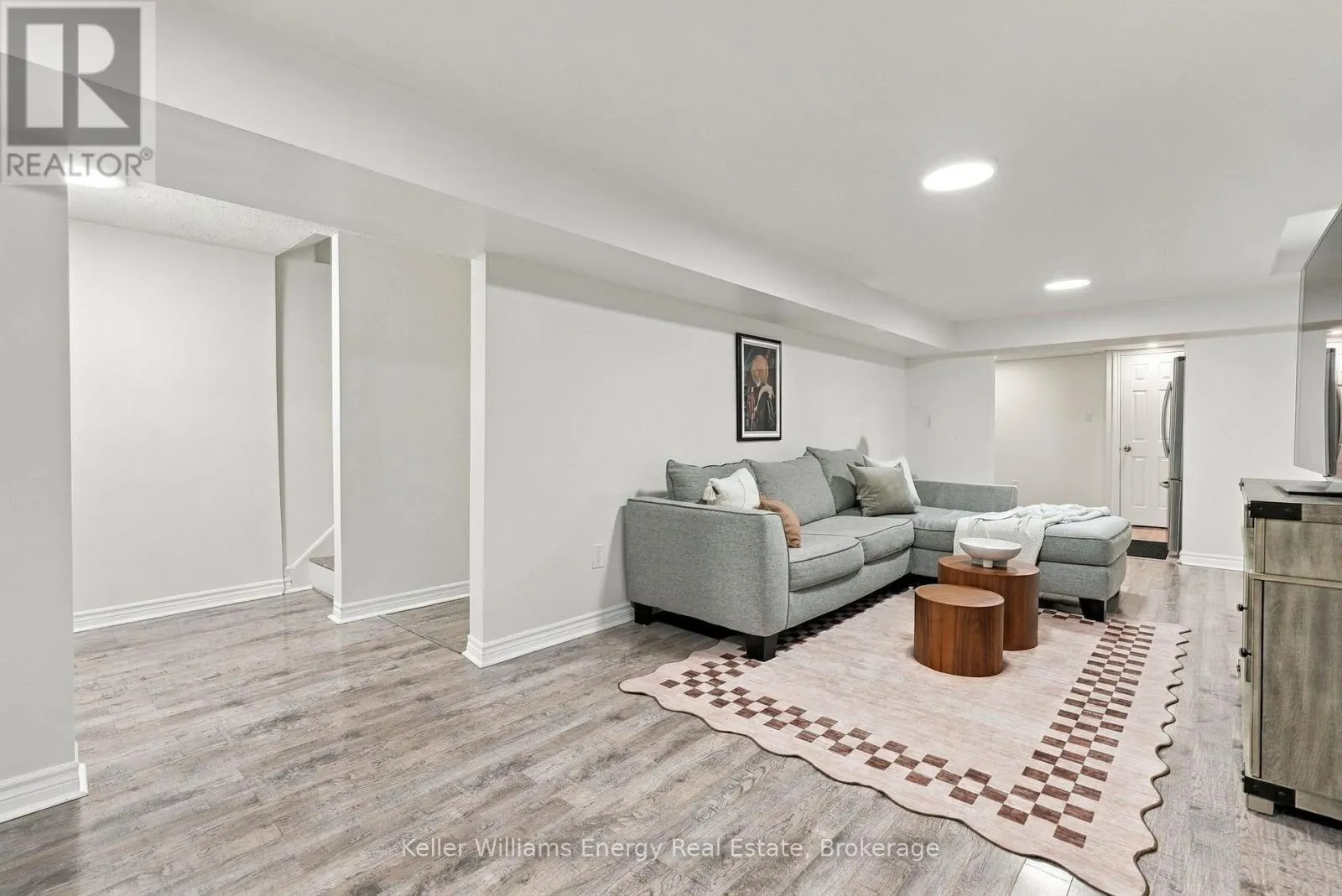 801 GREENBRIAR DRIVE