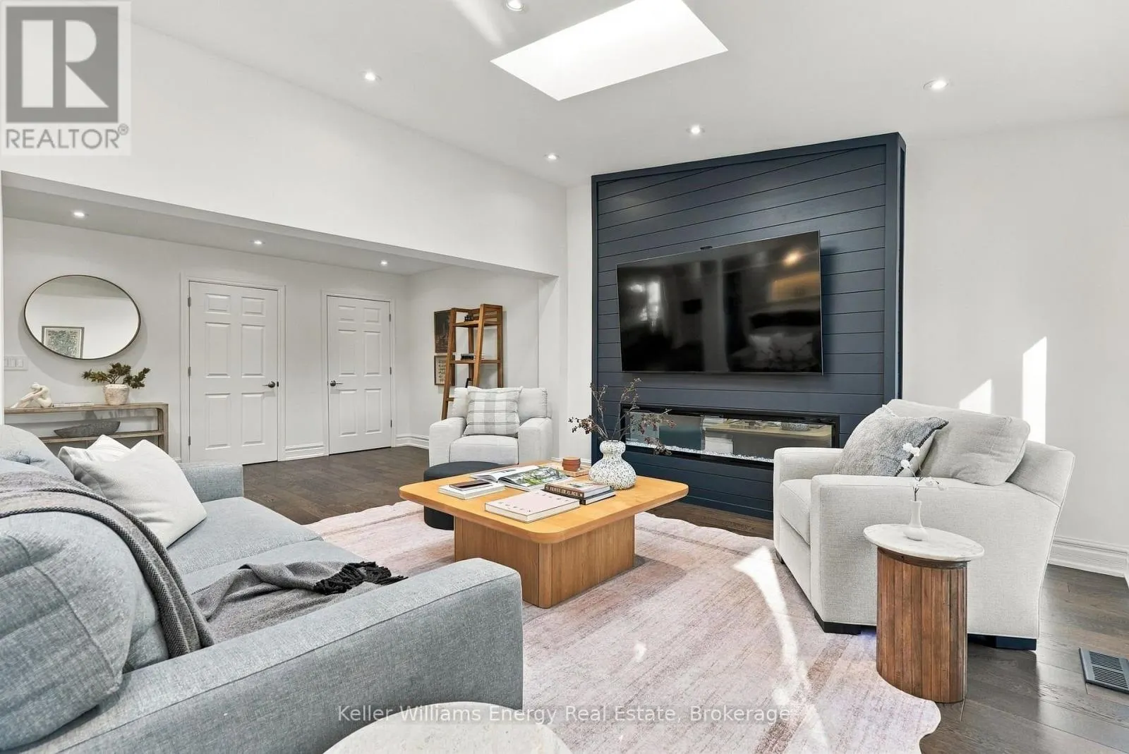 801 GREENBRIAR DRIVE