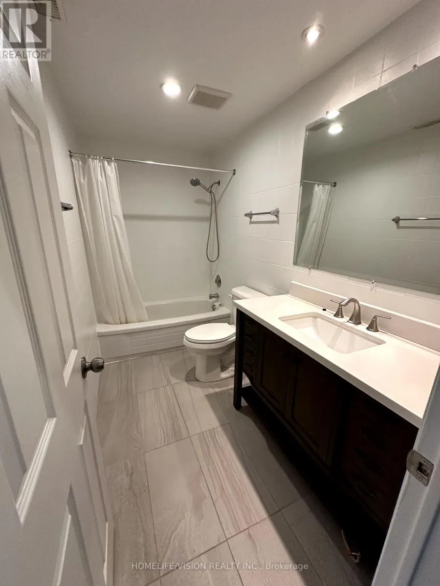 APT 2 - 2024 QUEEN STREET E