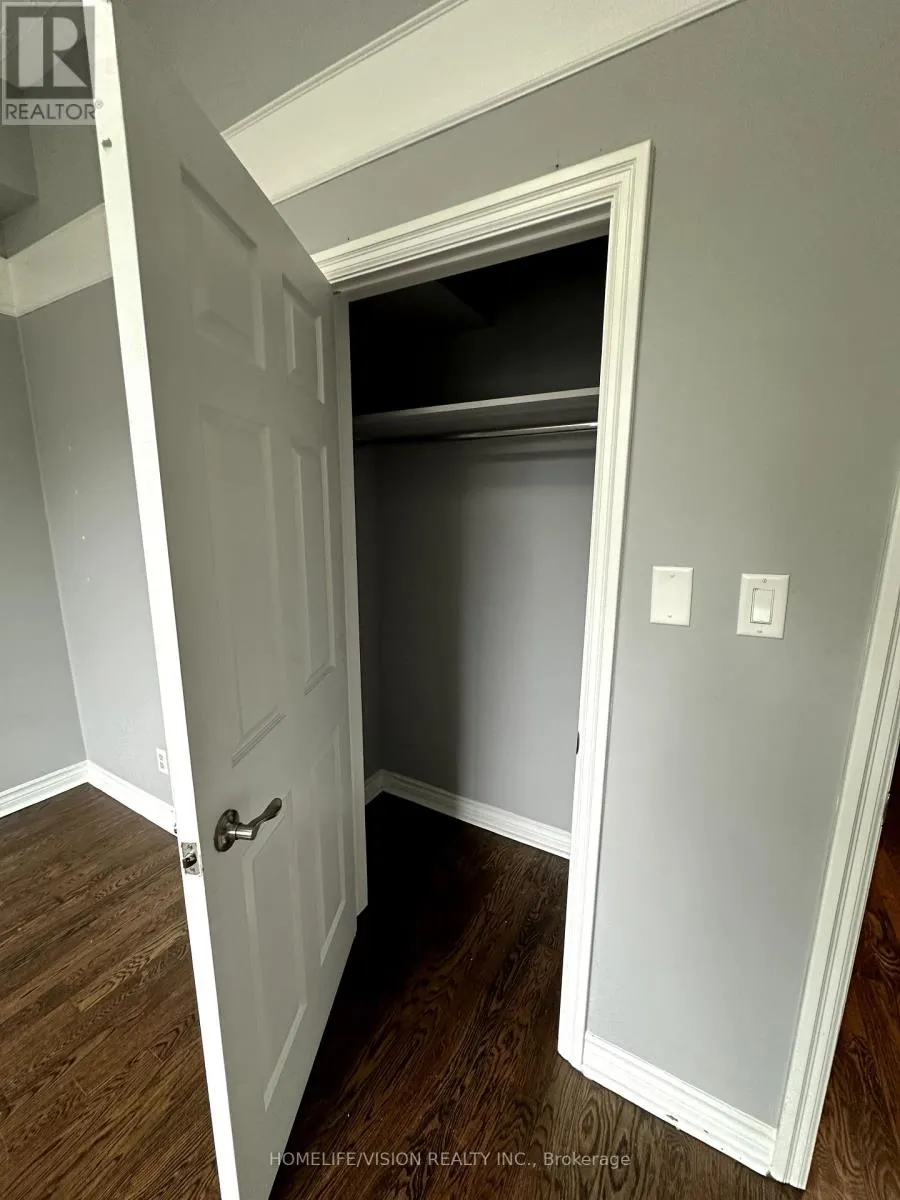 APT 2 - 2024 QUEEN STREET E