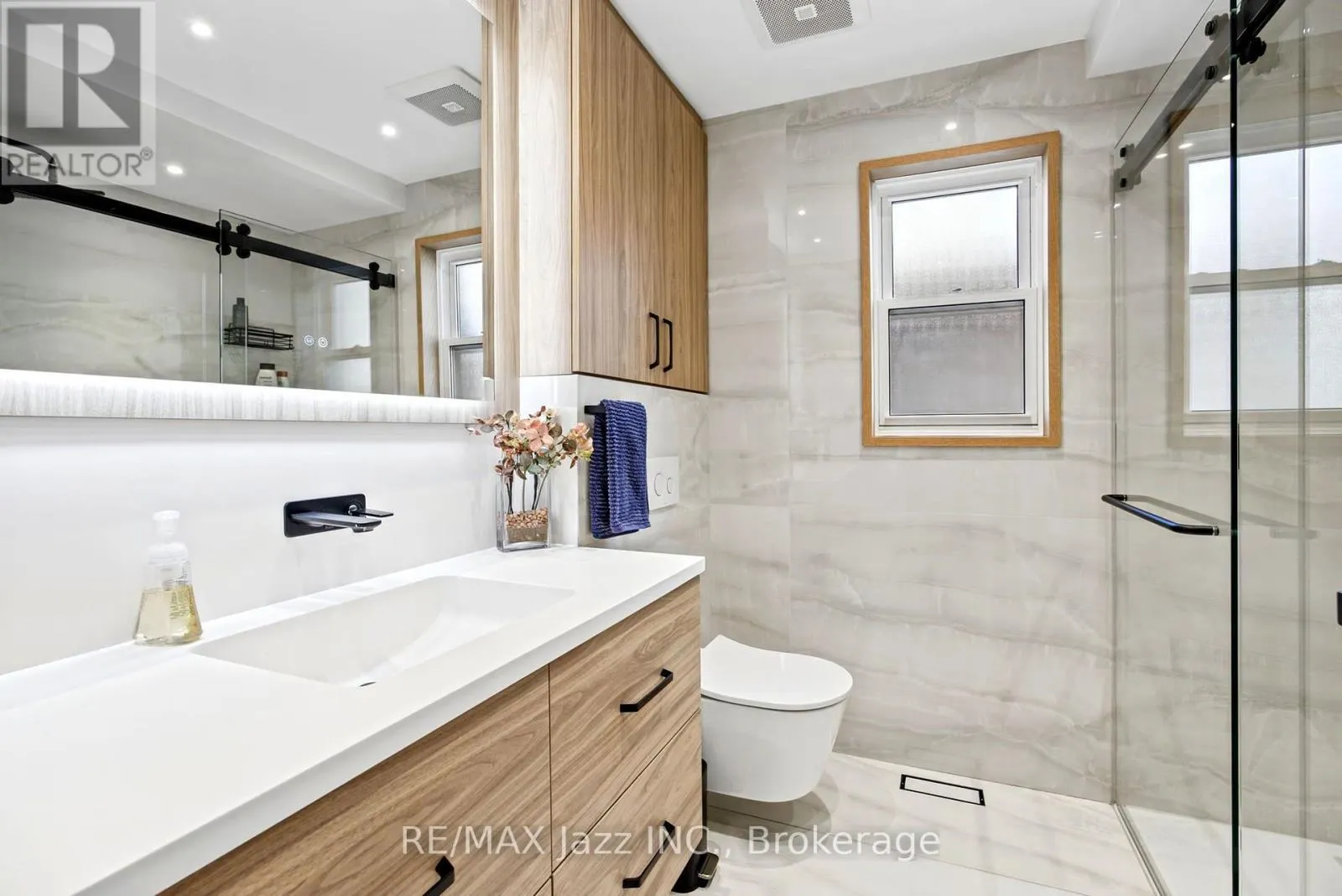 789 LOCHNESS CRESCENT