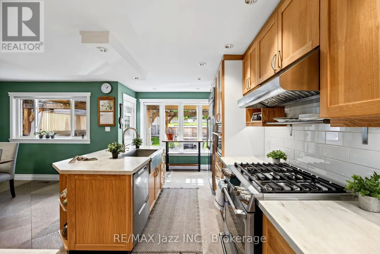 789 LOCHNESS CRESCENT