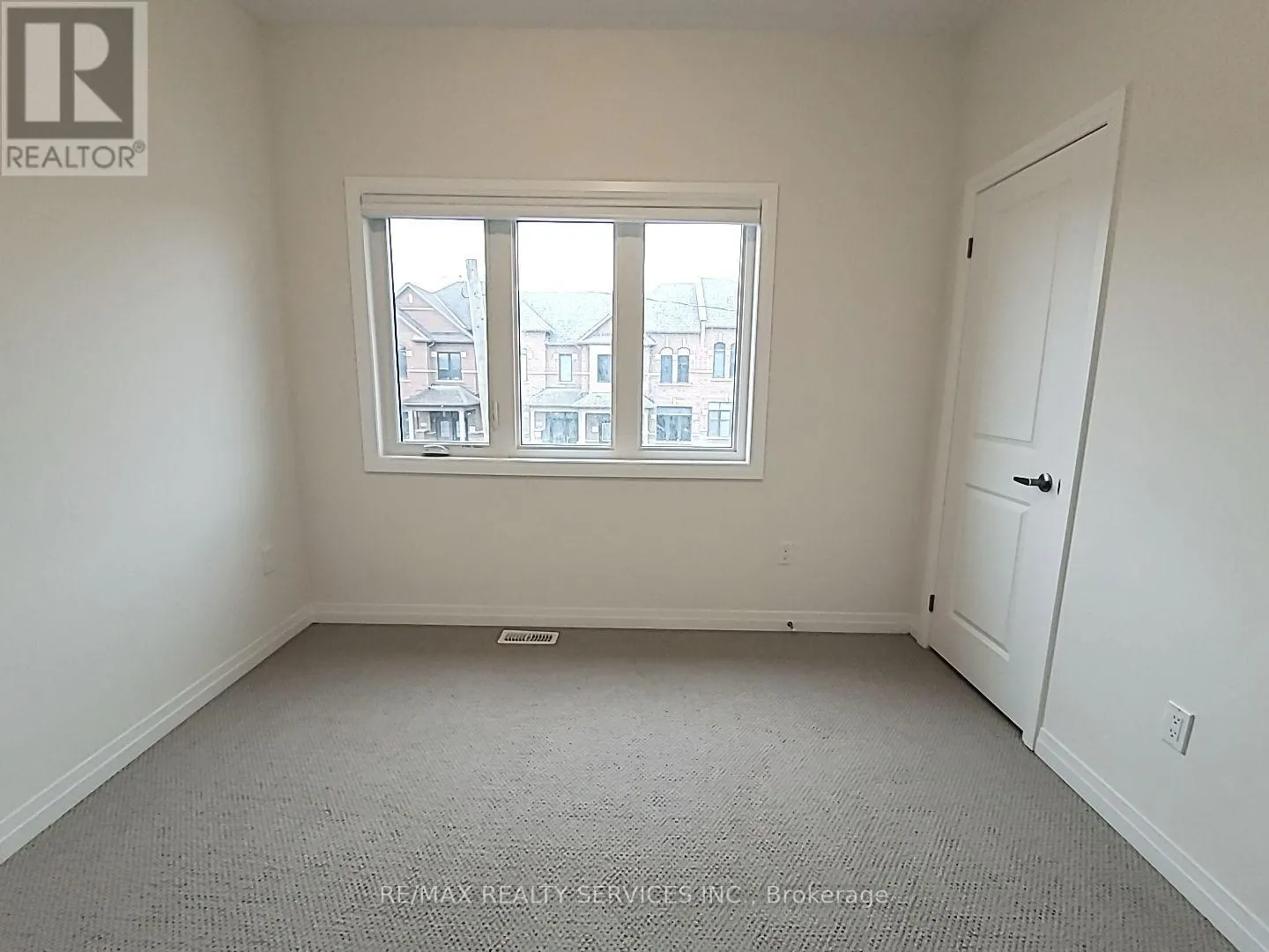225 CORONATION ROAD
