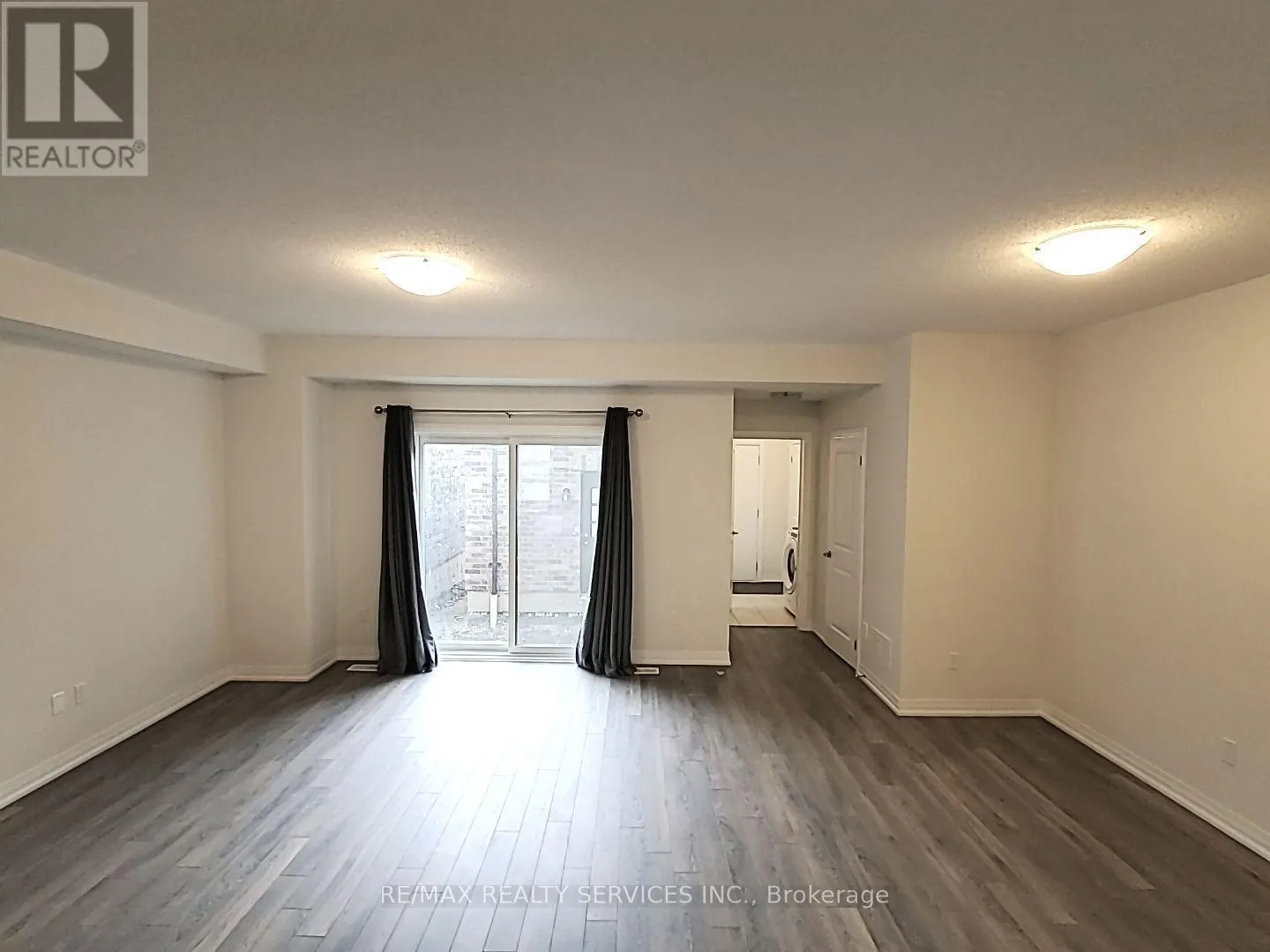 225 CORONATION ROAD
