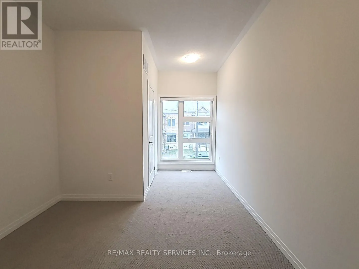 225 CORONATION ROAD