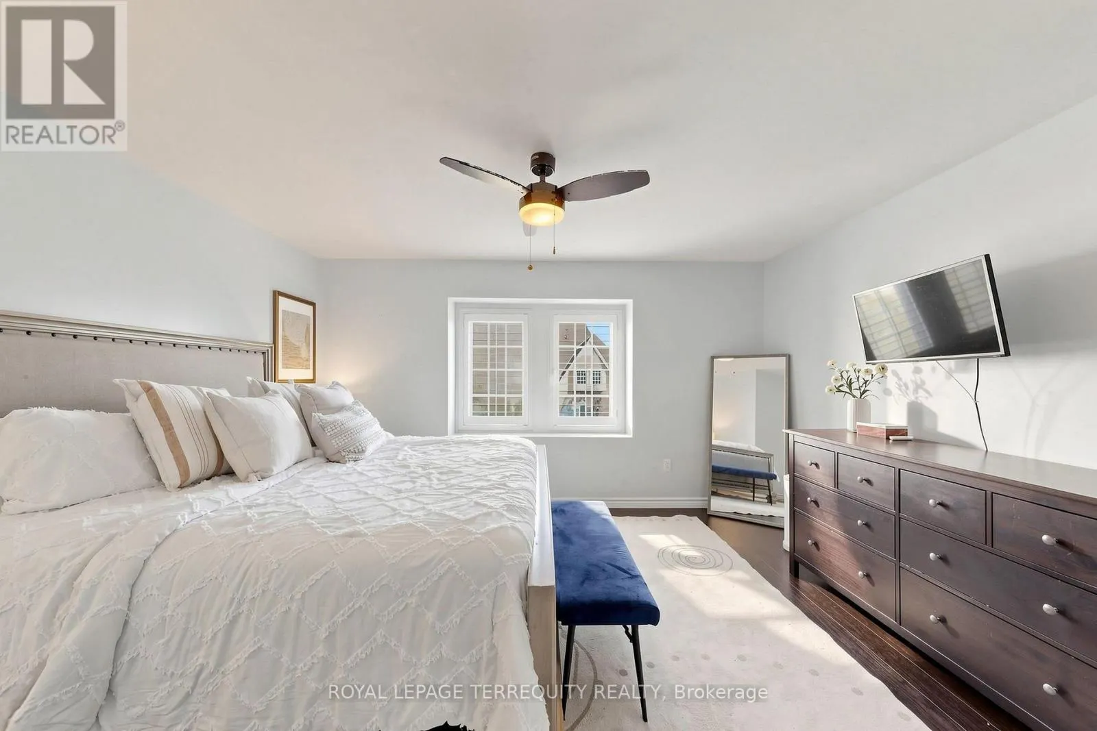 50 - 735 SHEPPARD AVENUE