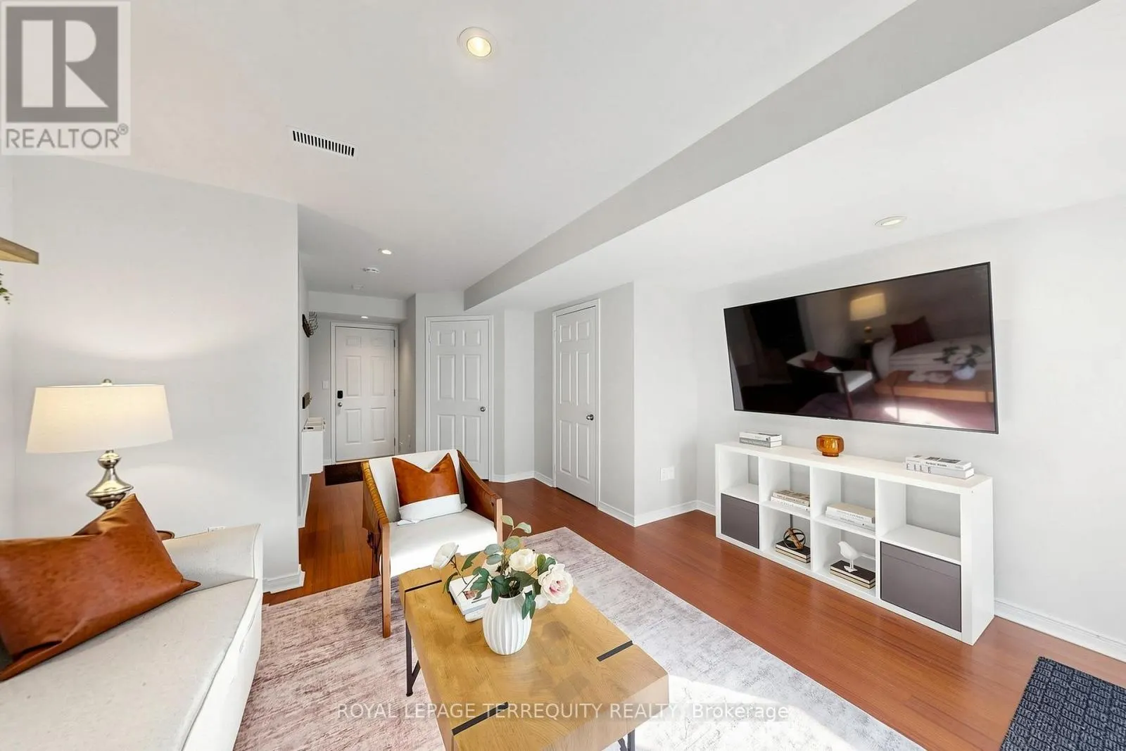 50 - 735 SHEPPARD AVENUE