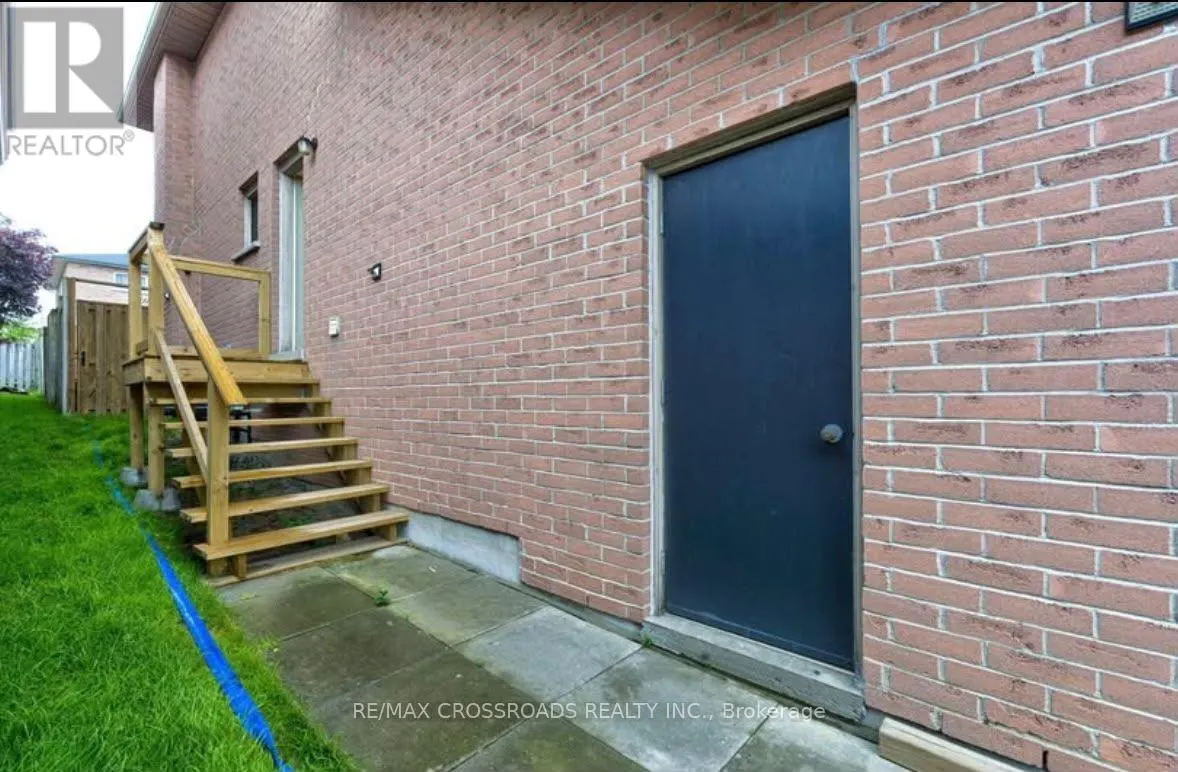 11 MURKAR CRESCENT