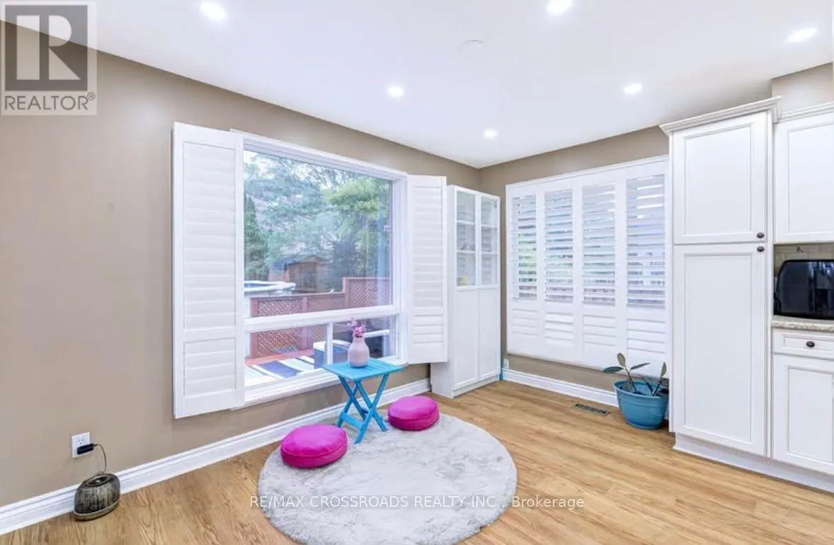 11 MURKAR CRESCENT