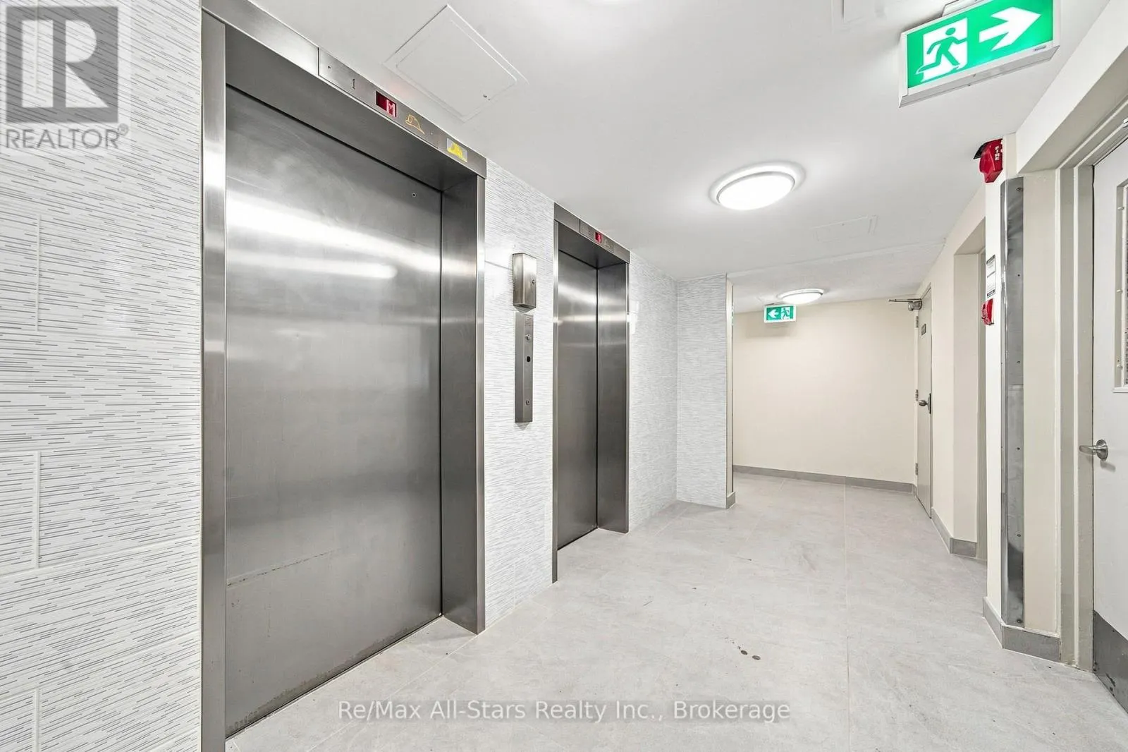806 - 855 KENNEDY ROAD #806
