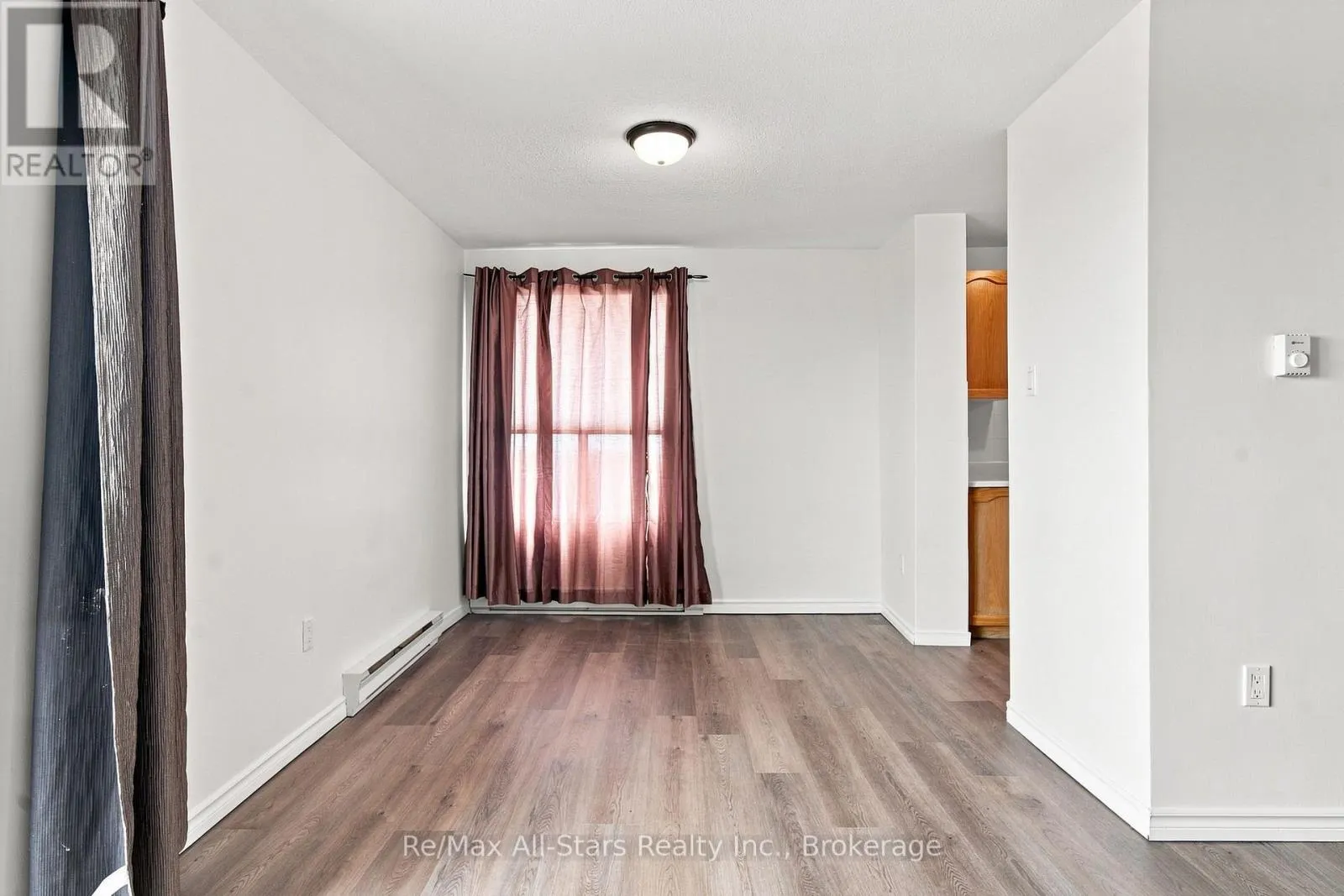 806 - 855 KENNEDY ROAD #806