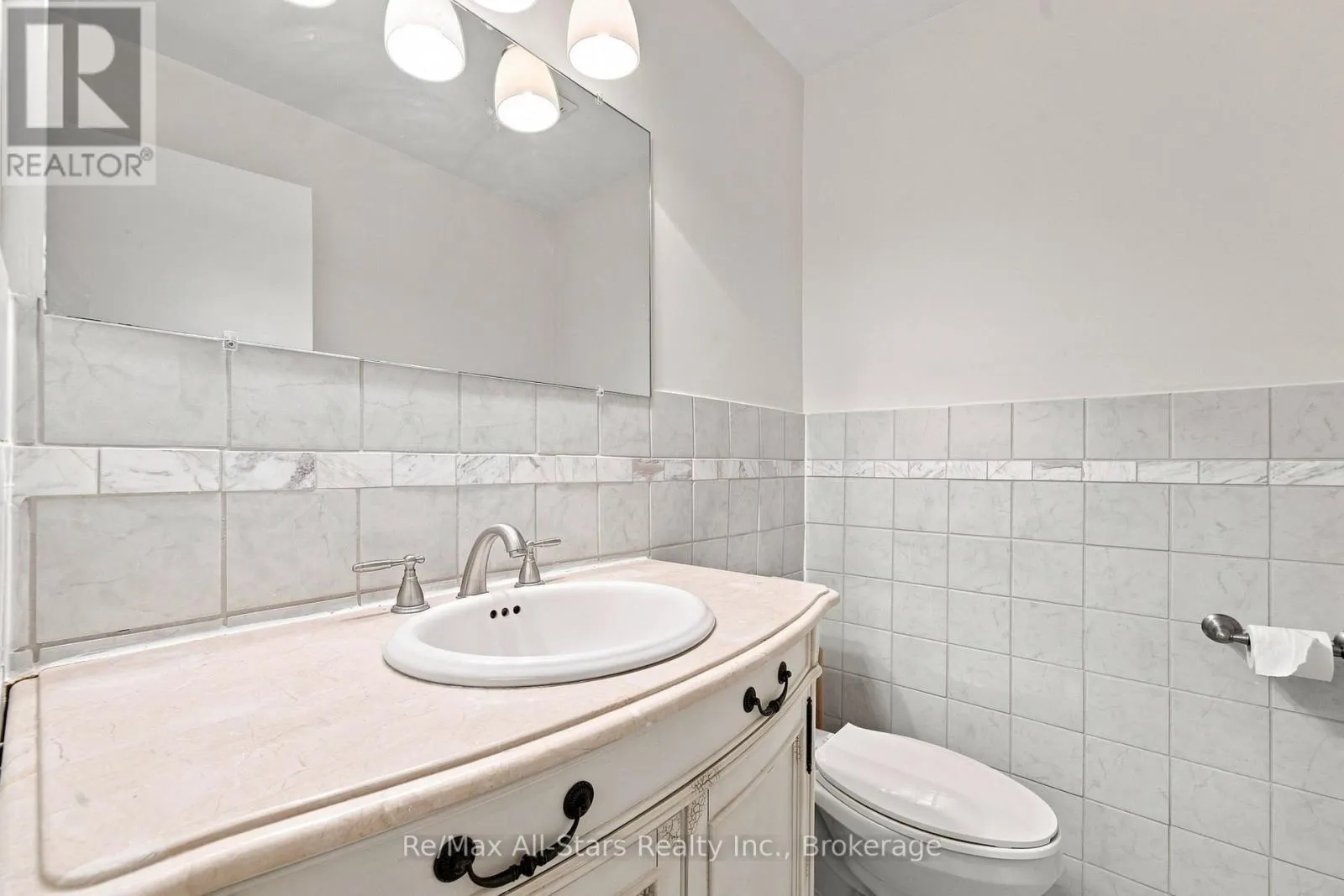 806 - 855 KENNEDY ROAD #806