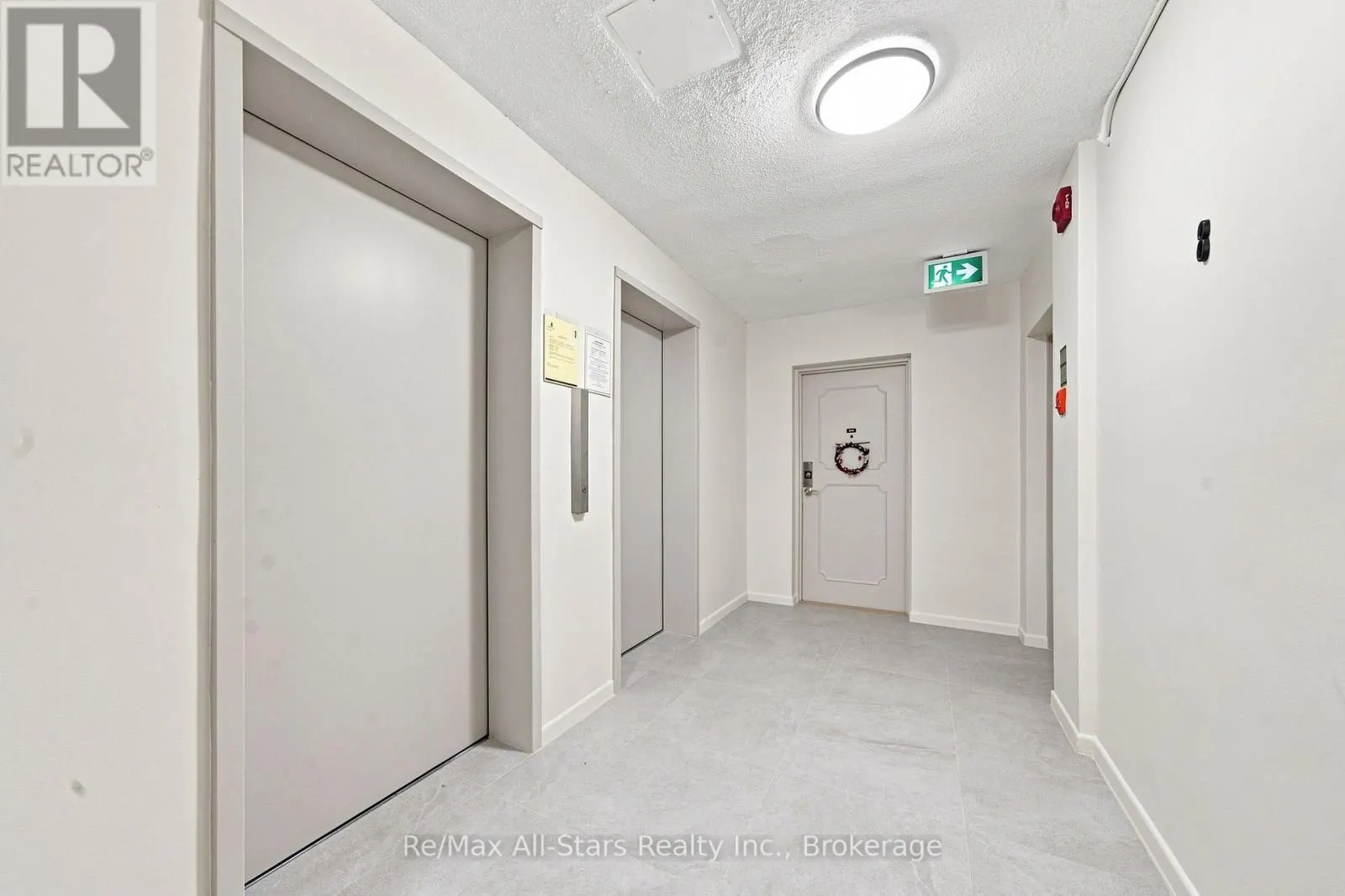 806 - 855 KENNEDY ROAD #806