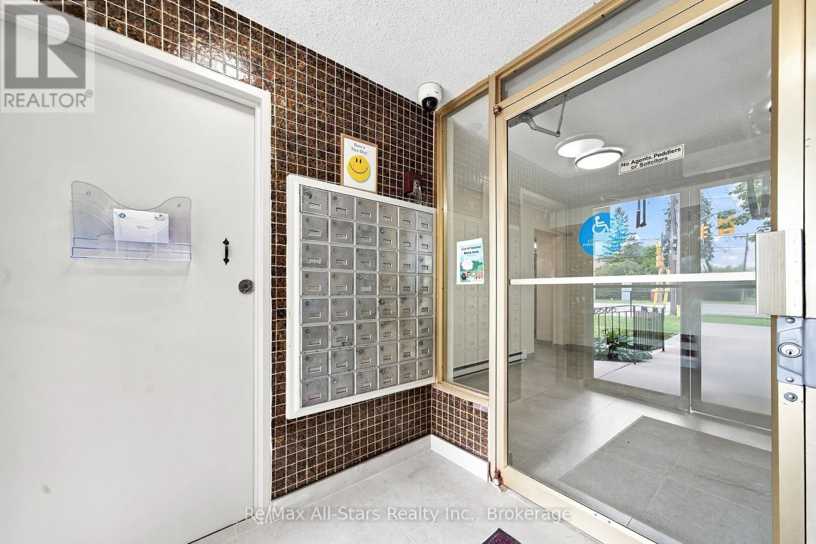 806 - 855 KENNEDY ROAD #806