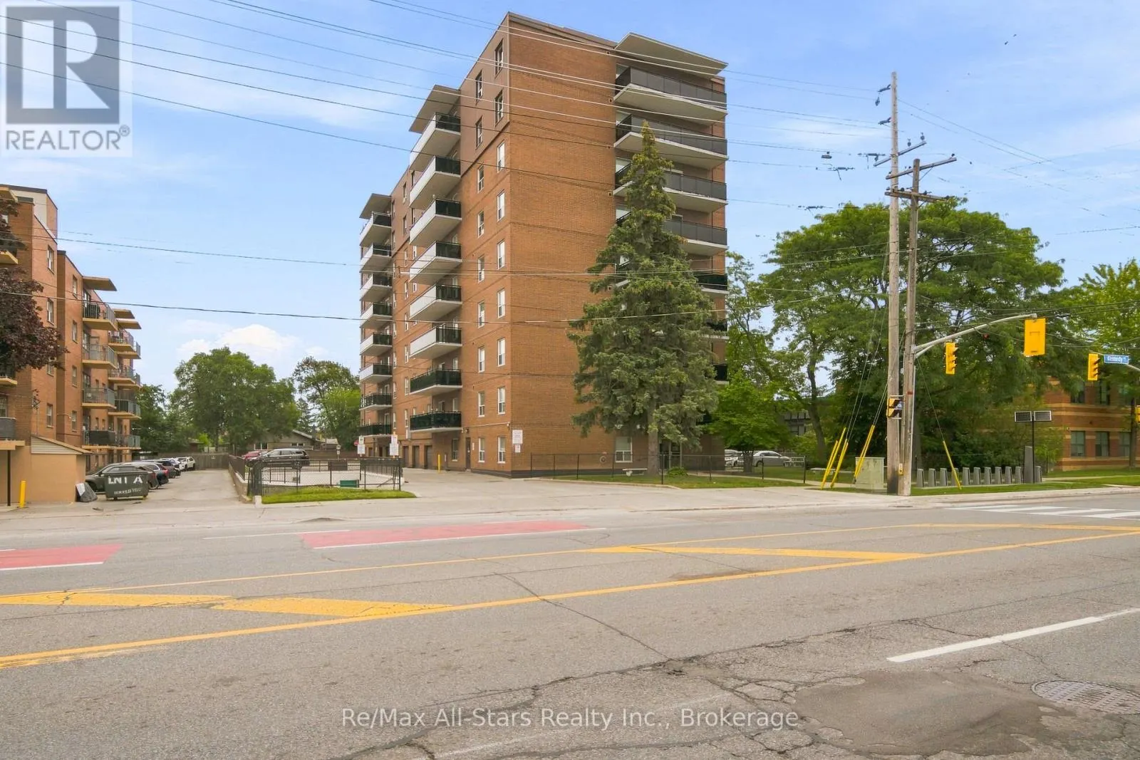 806 - 855 KENNEDY ROAD #806