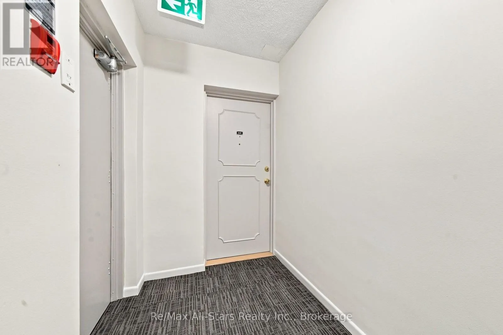 806 - 855 KENNEDY ROAD #806